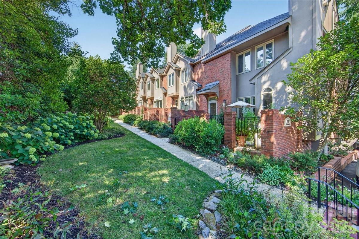 201 Hillside Avenue