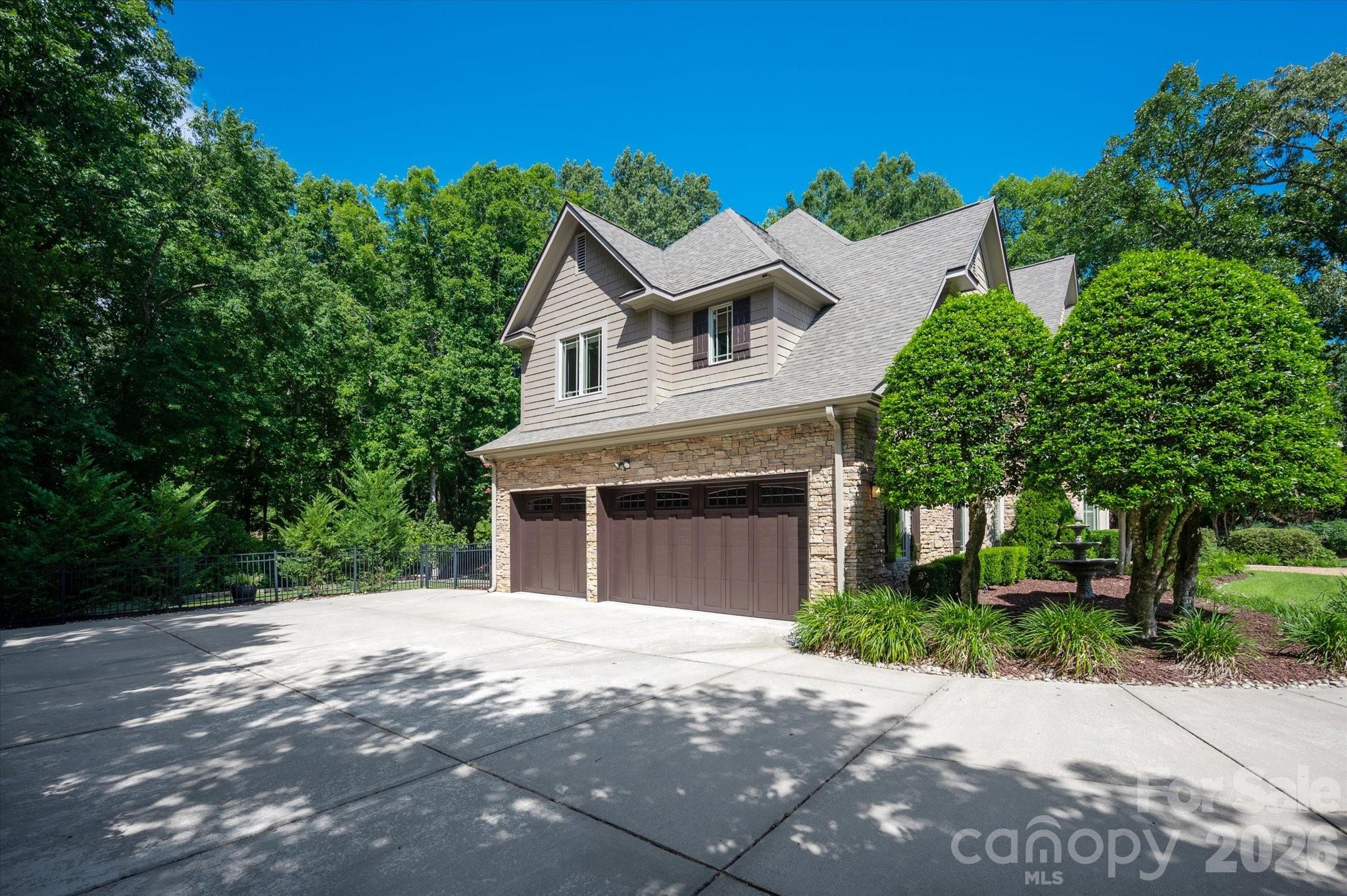 1122 Dobson Drive