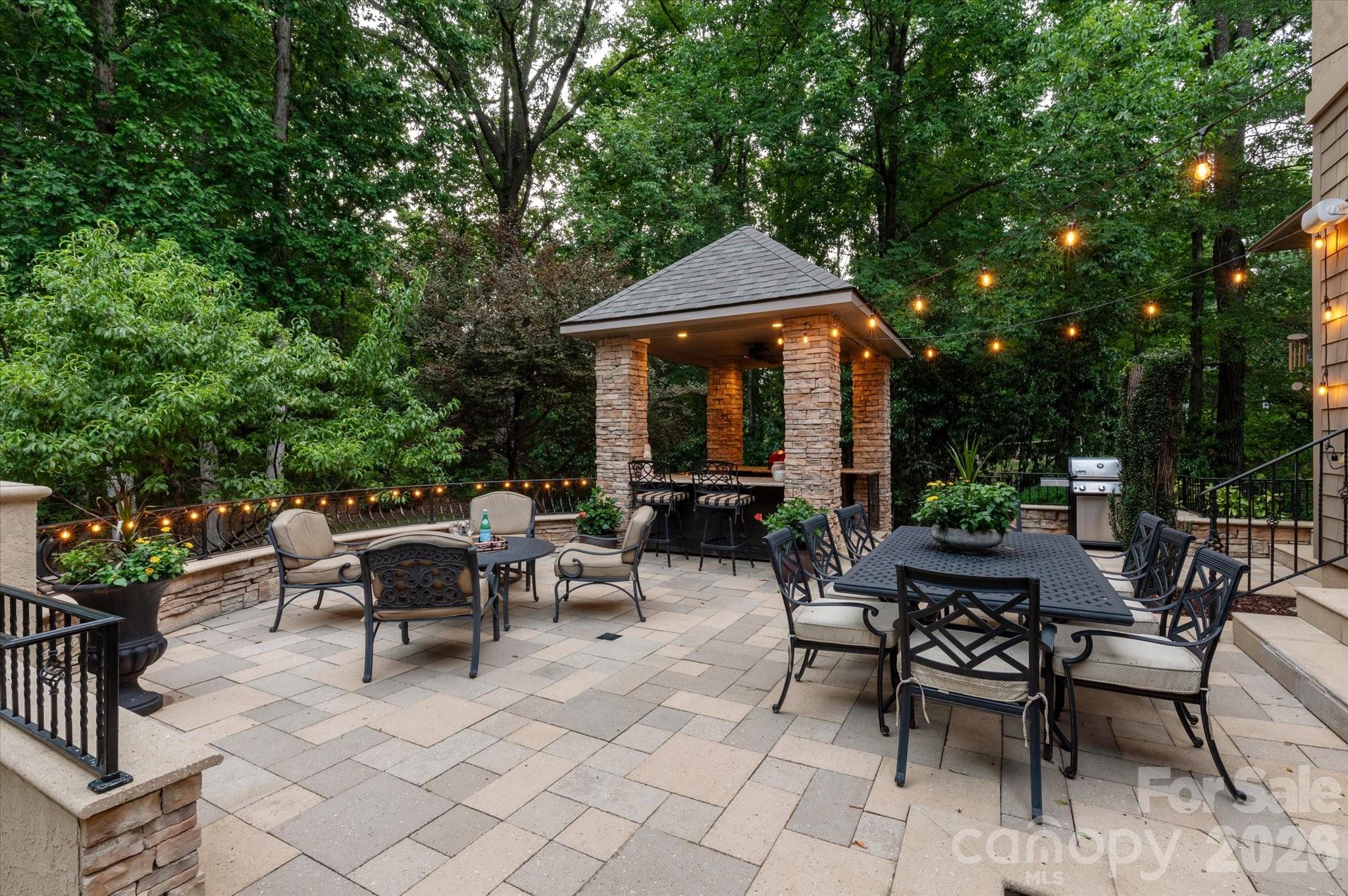 1122 Dobson Drive