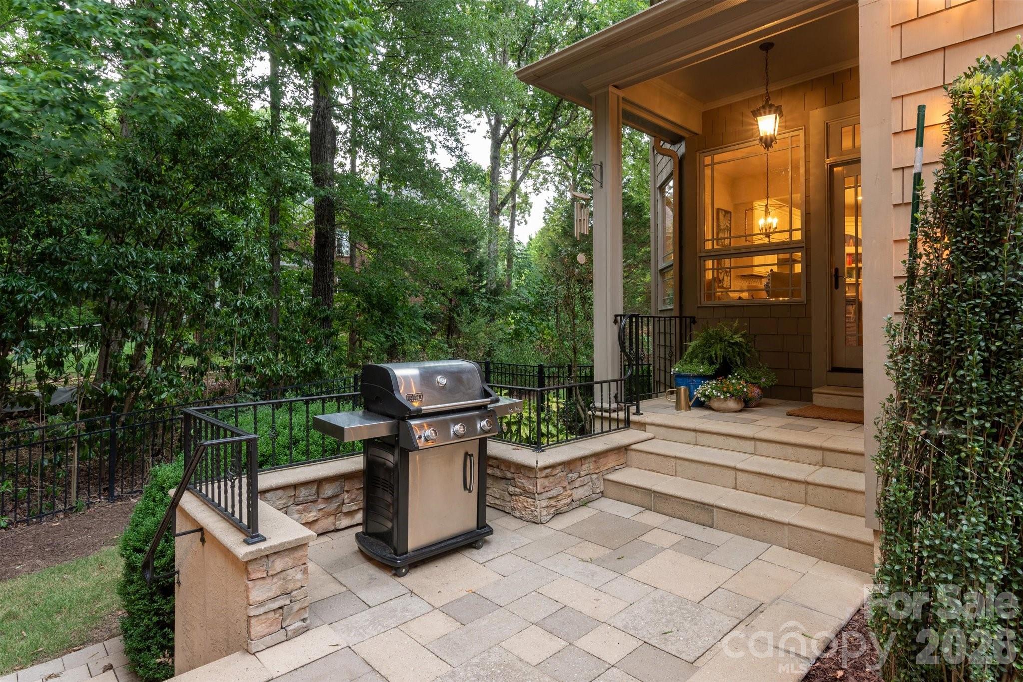 1122 Dobson Drive