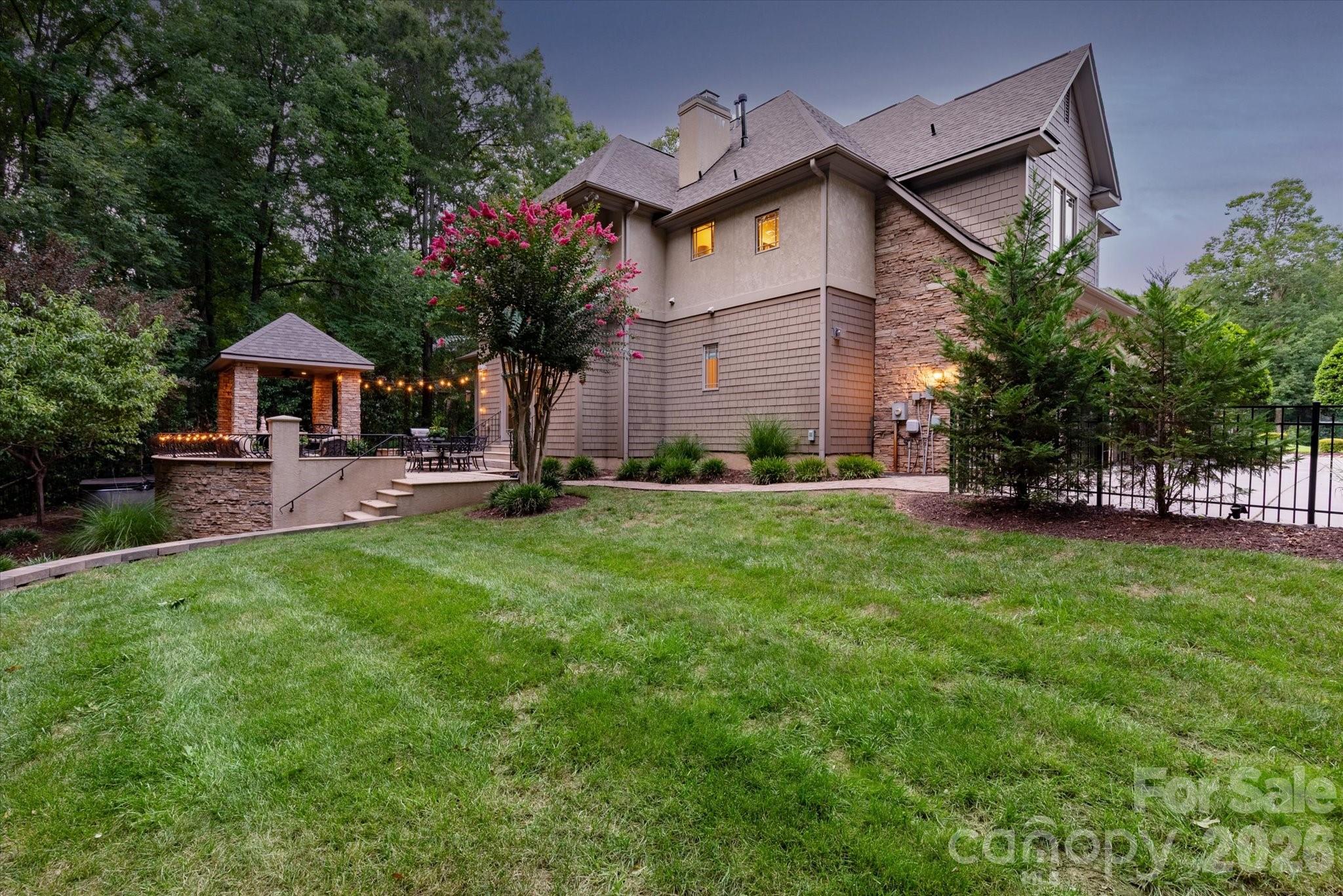 1122 Dobson Drive