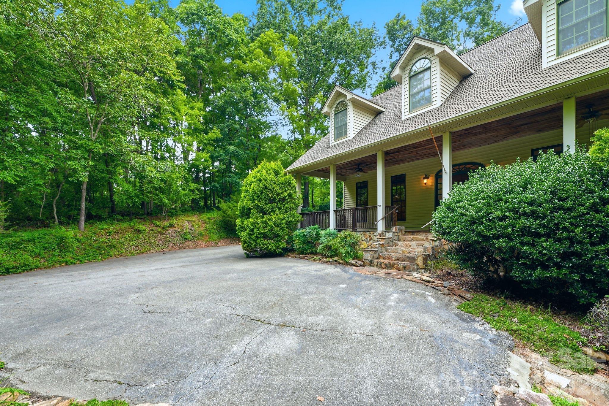 721 Canterbury Road