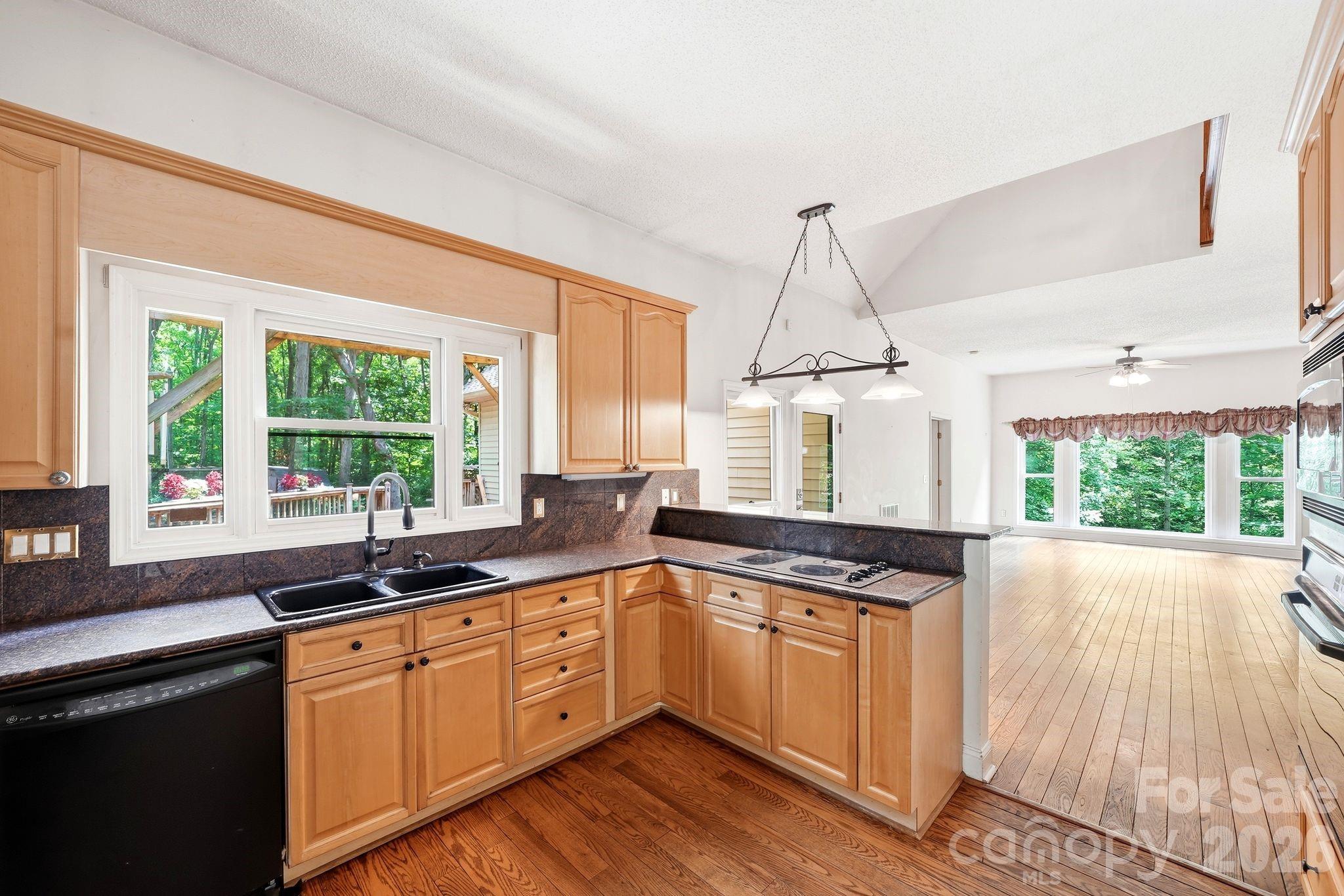 721 Canterbury Road