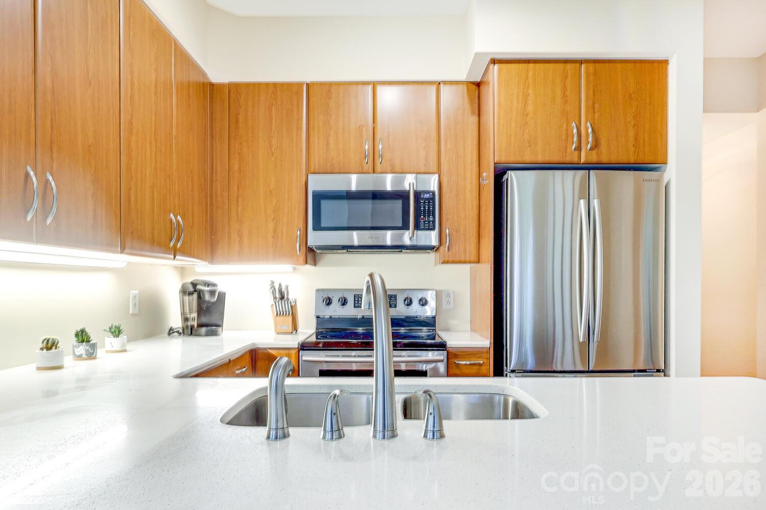 1320 Fillmore Avenue Unit: 305