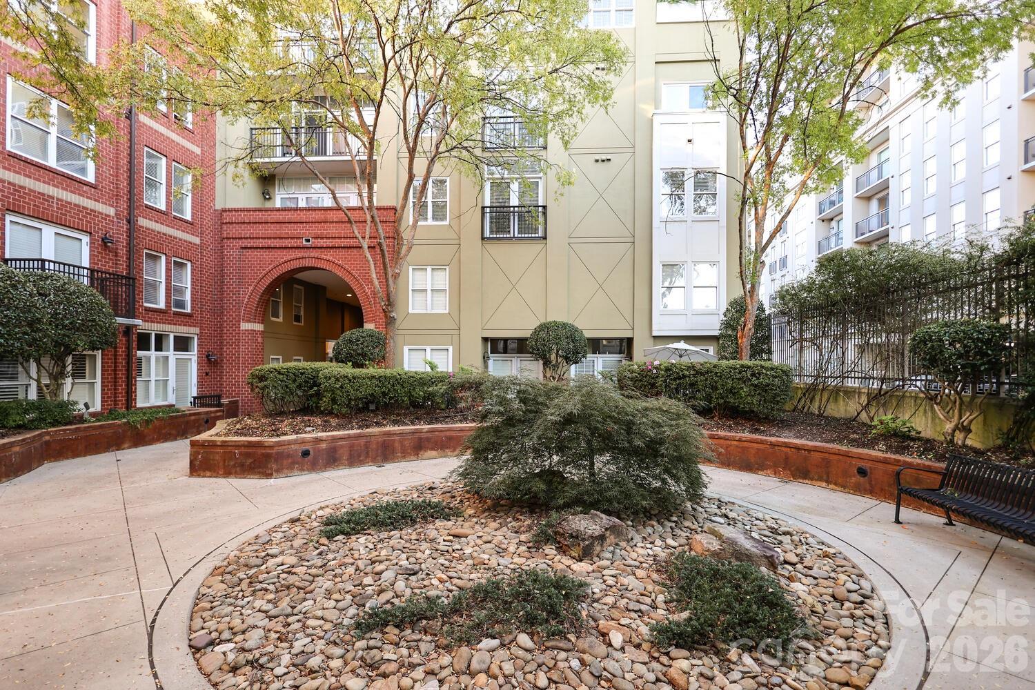 1320 Fillmore Avenue Unit: 305