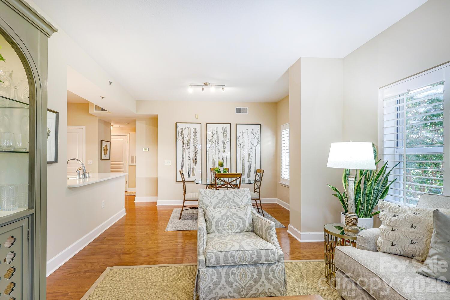 1320 Fillmore Avenue Unit: 305