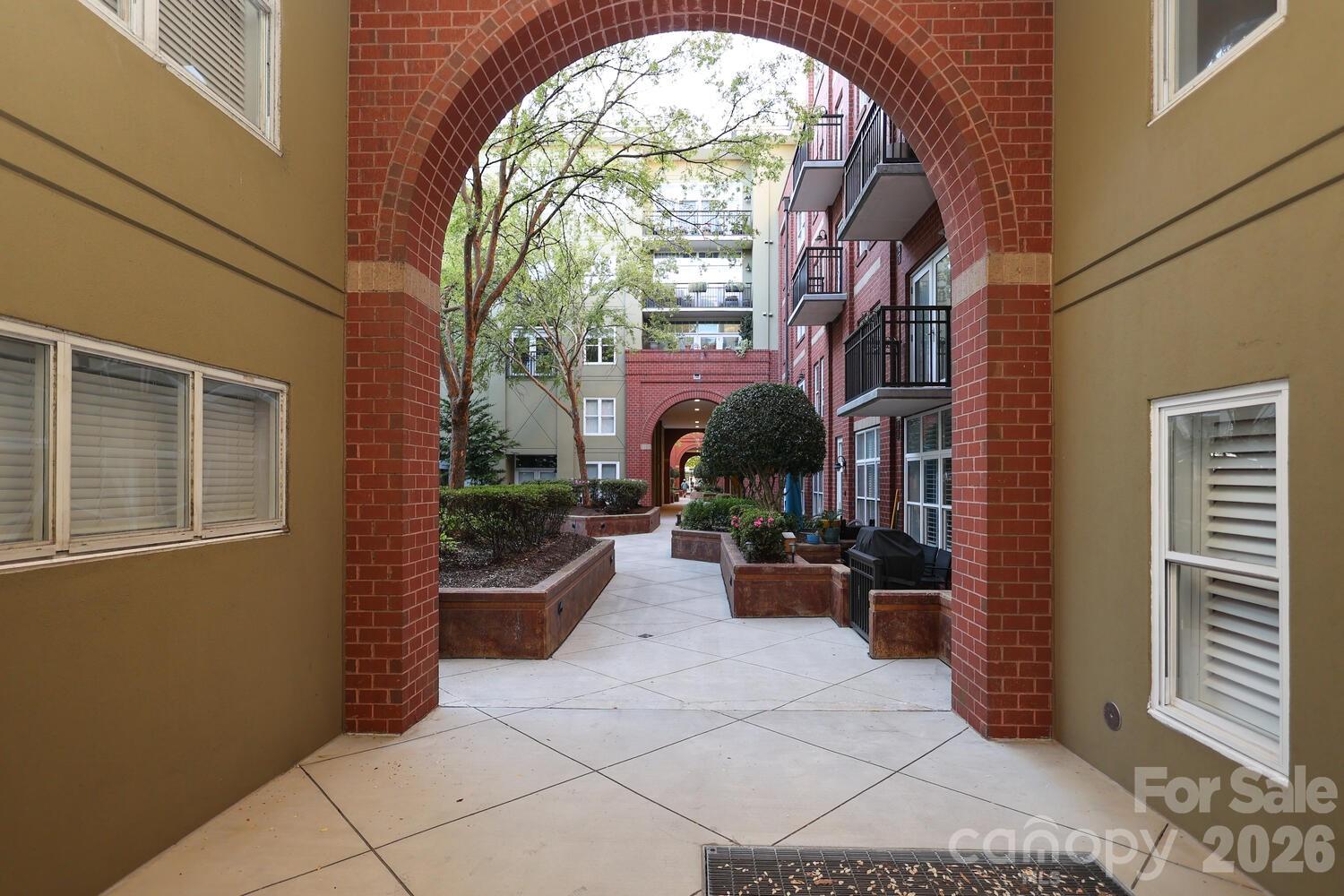 1320 Fillmore Avenue Unit: 305