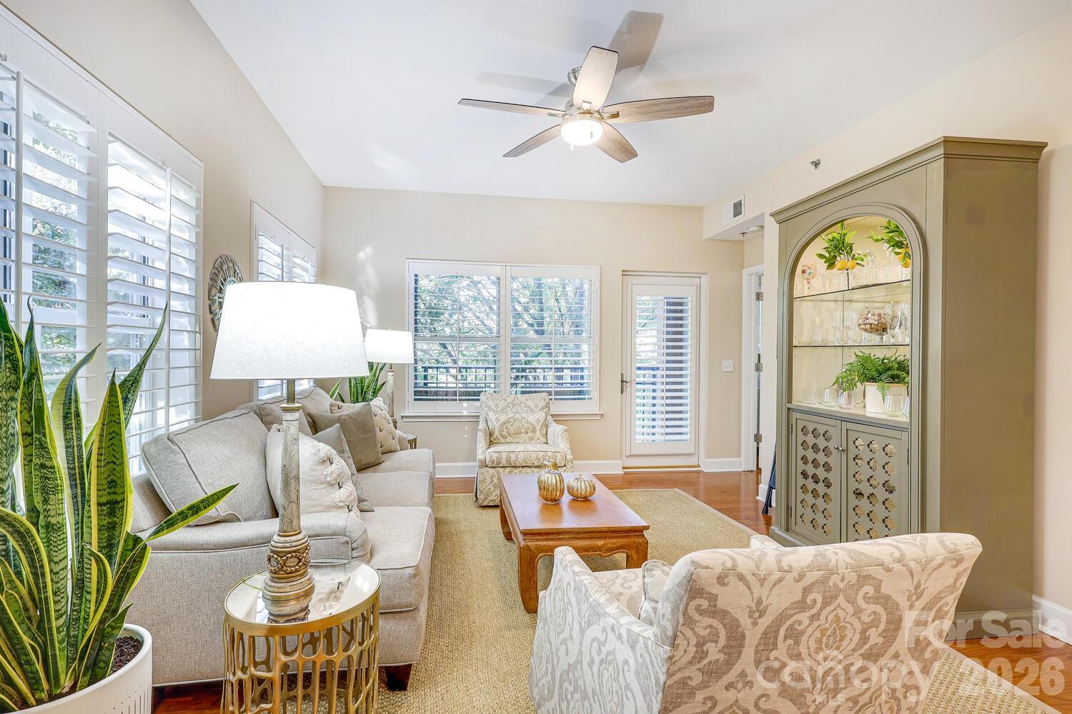 1320 Fillmore Avenue Unit: 305