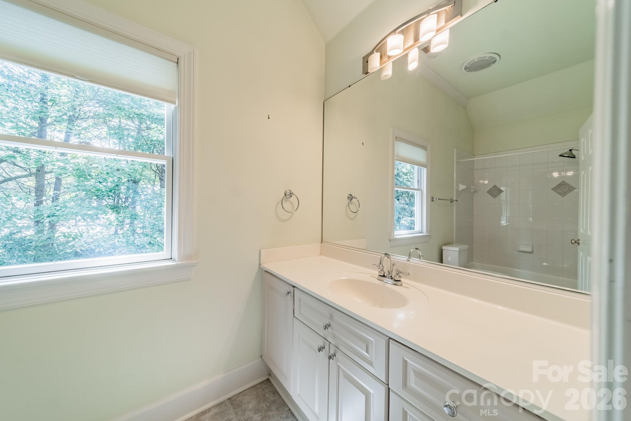 304 S Canterbury Road