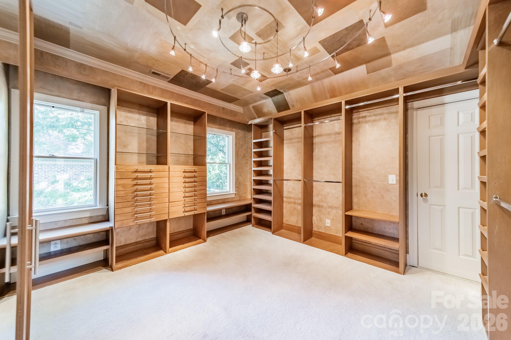 304 S Canterbury Road