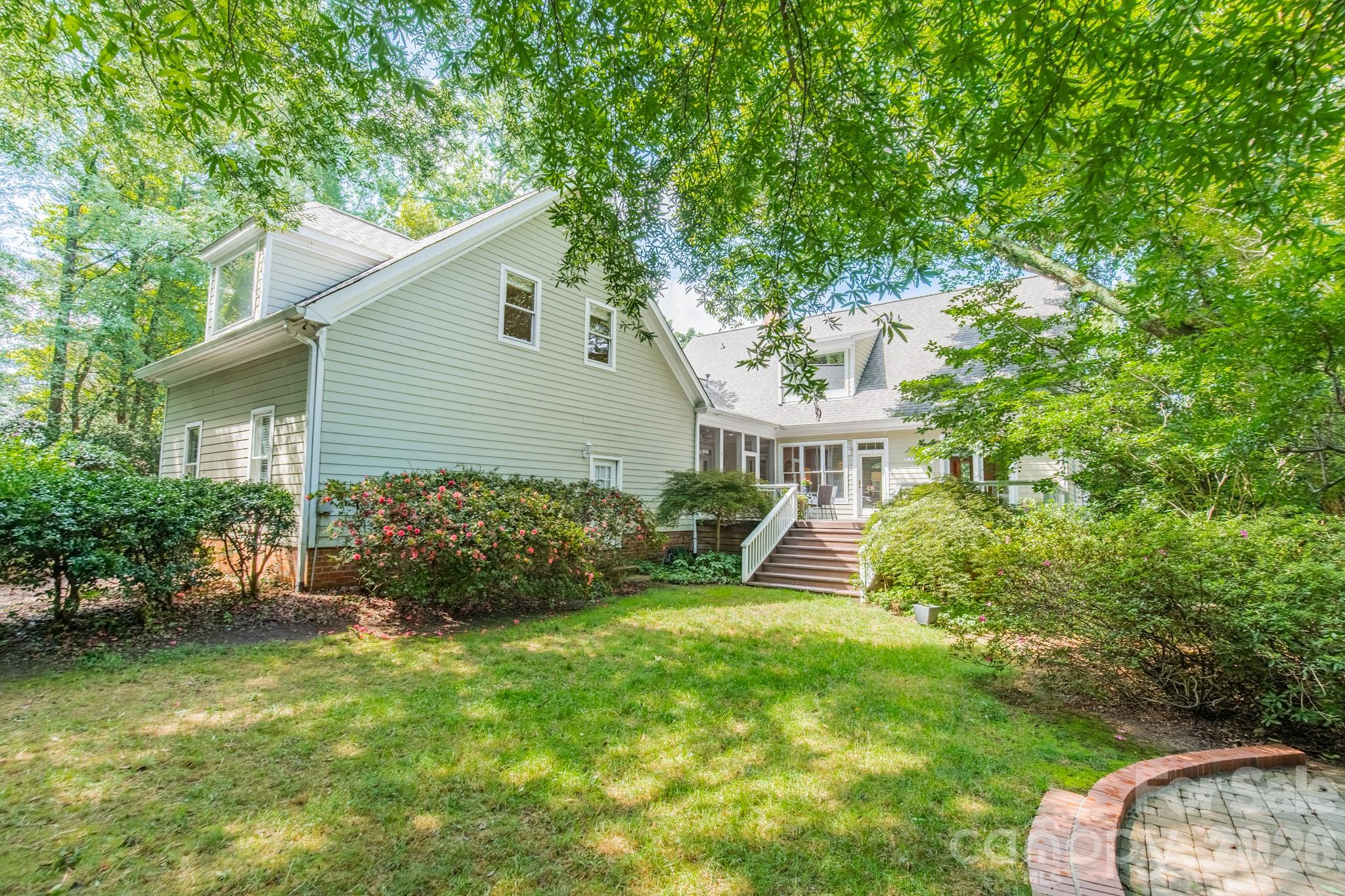 304 S Canterbury Road