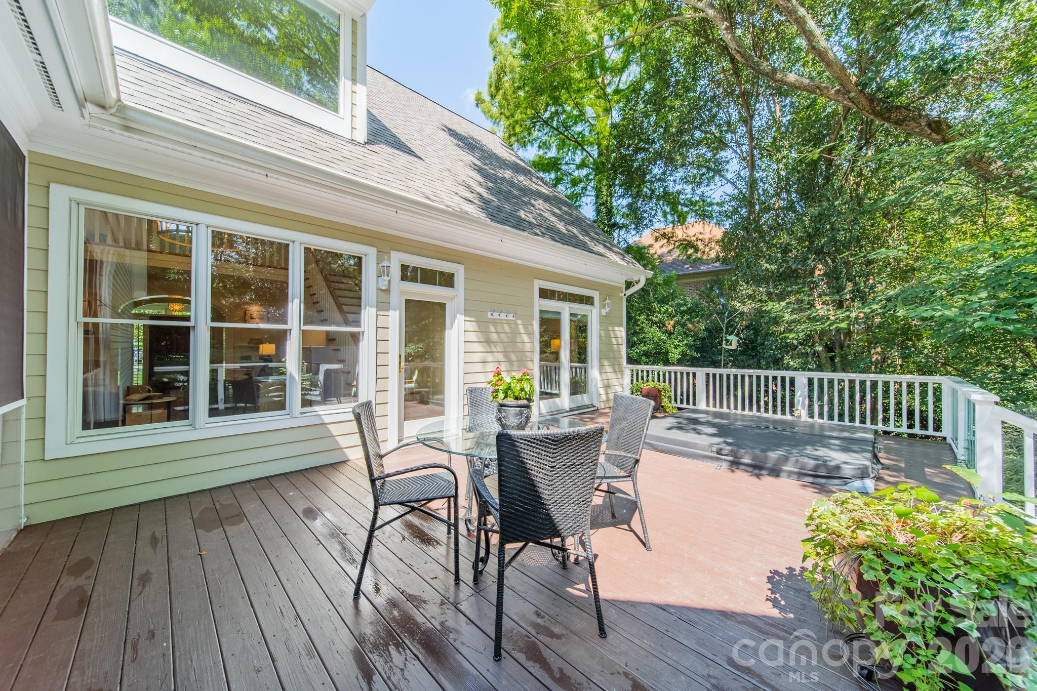304 S Canterbury Road