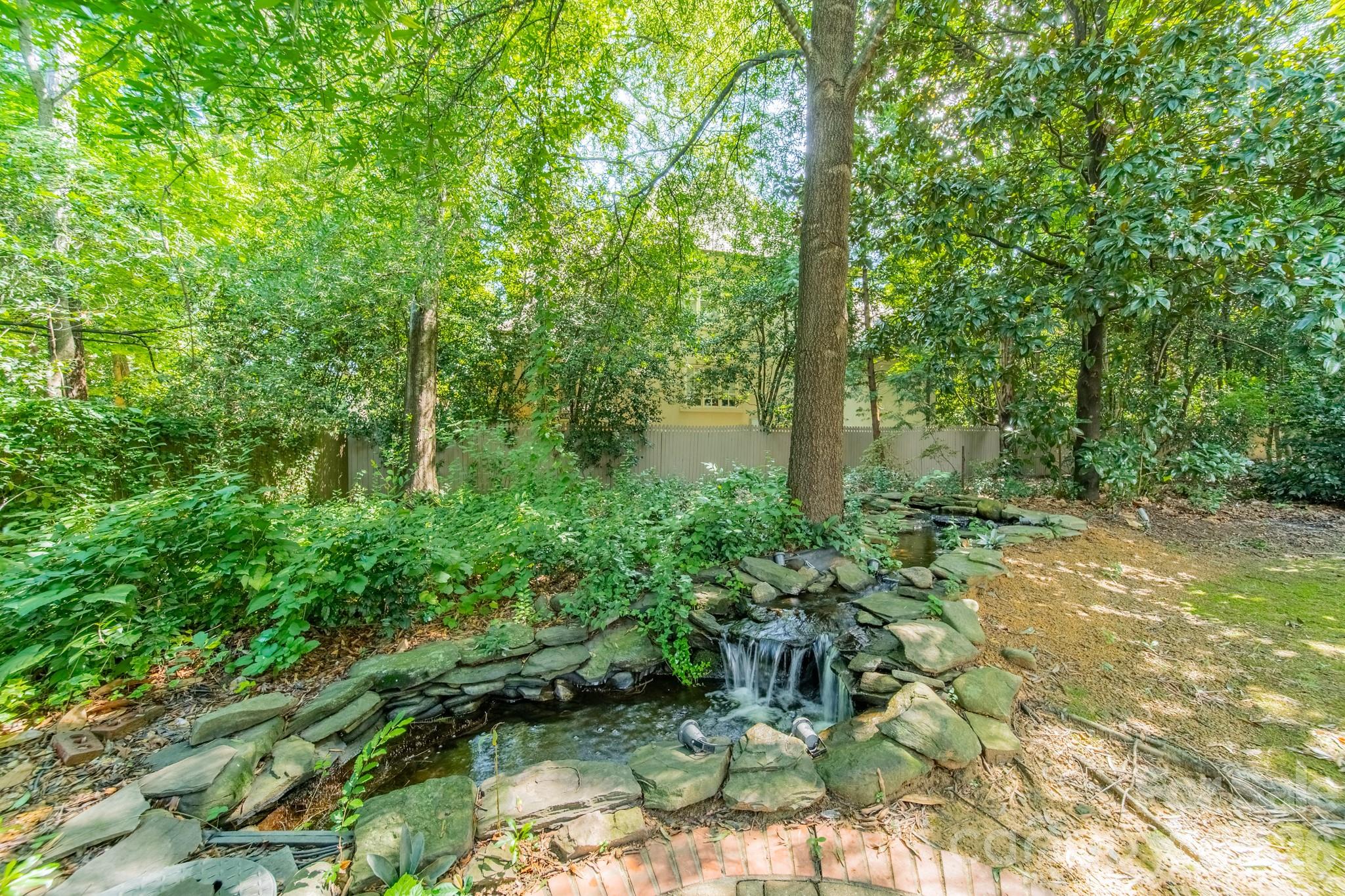304 S Canterbury Road