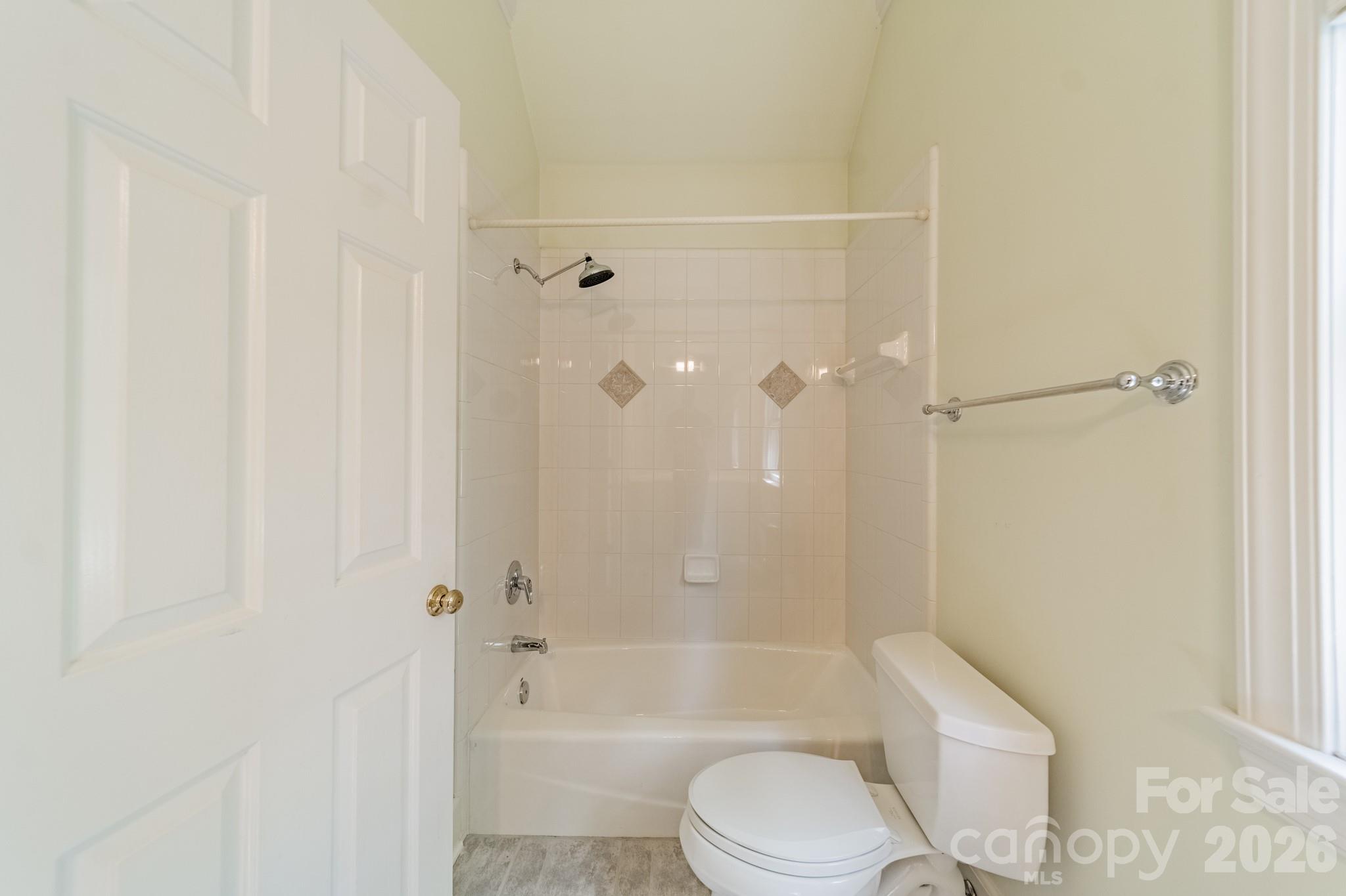 304 S Canterbury Road