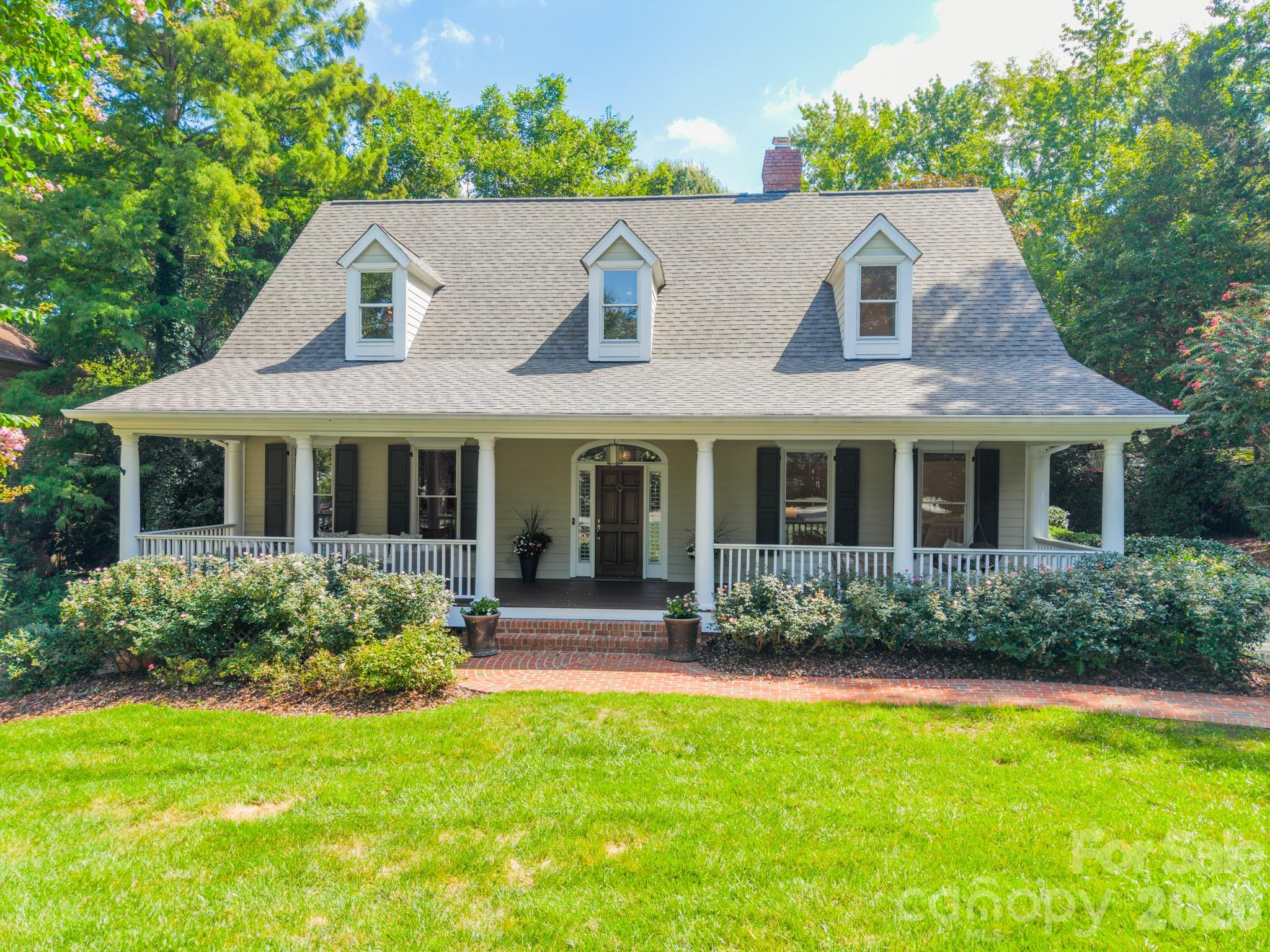 304 S Canterbury Road