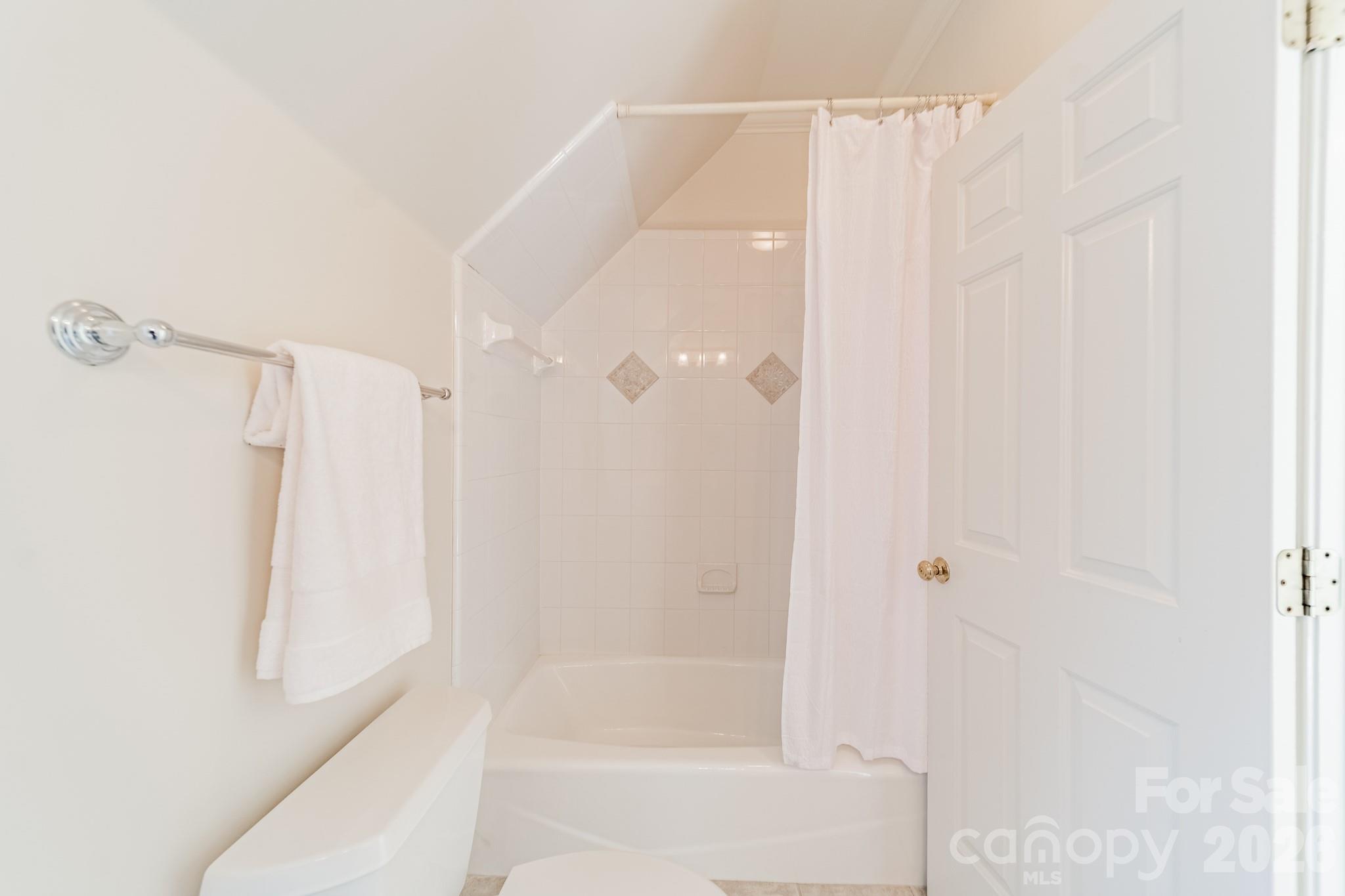 304 S Canterbury Road