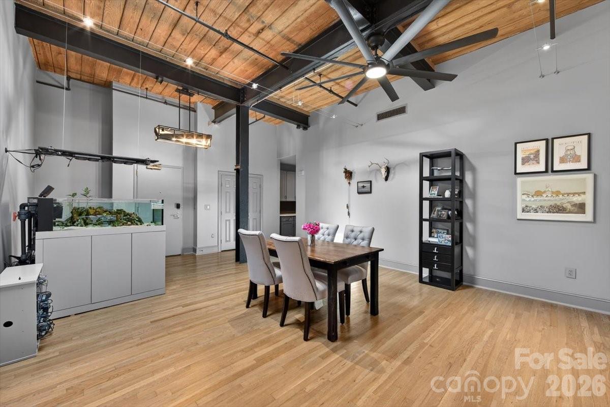 310 Arlington Avenue Unit: 408