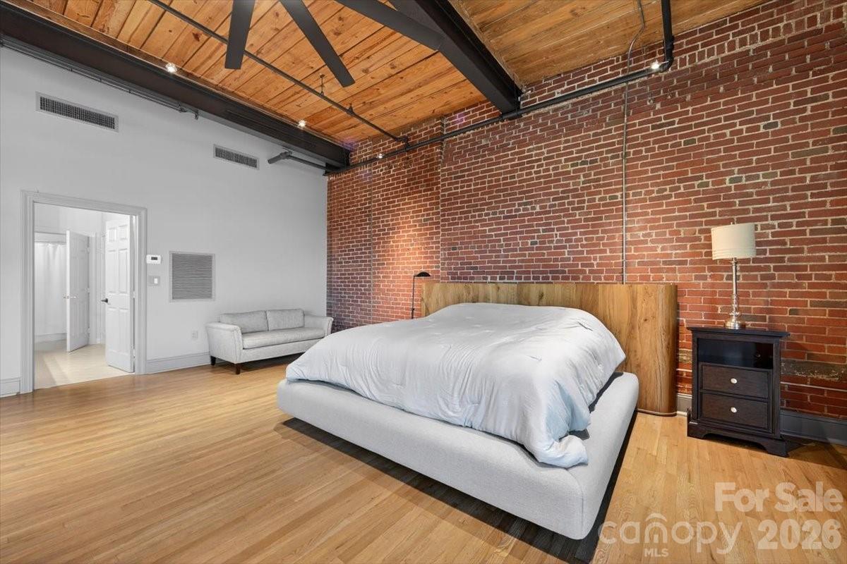 310 Arlington Avenue Unit: 408