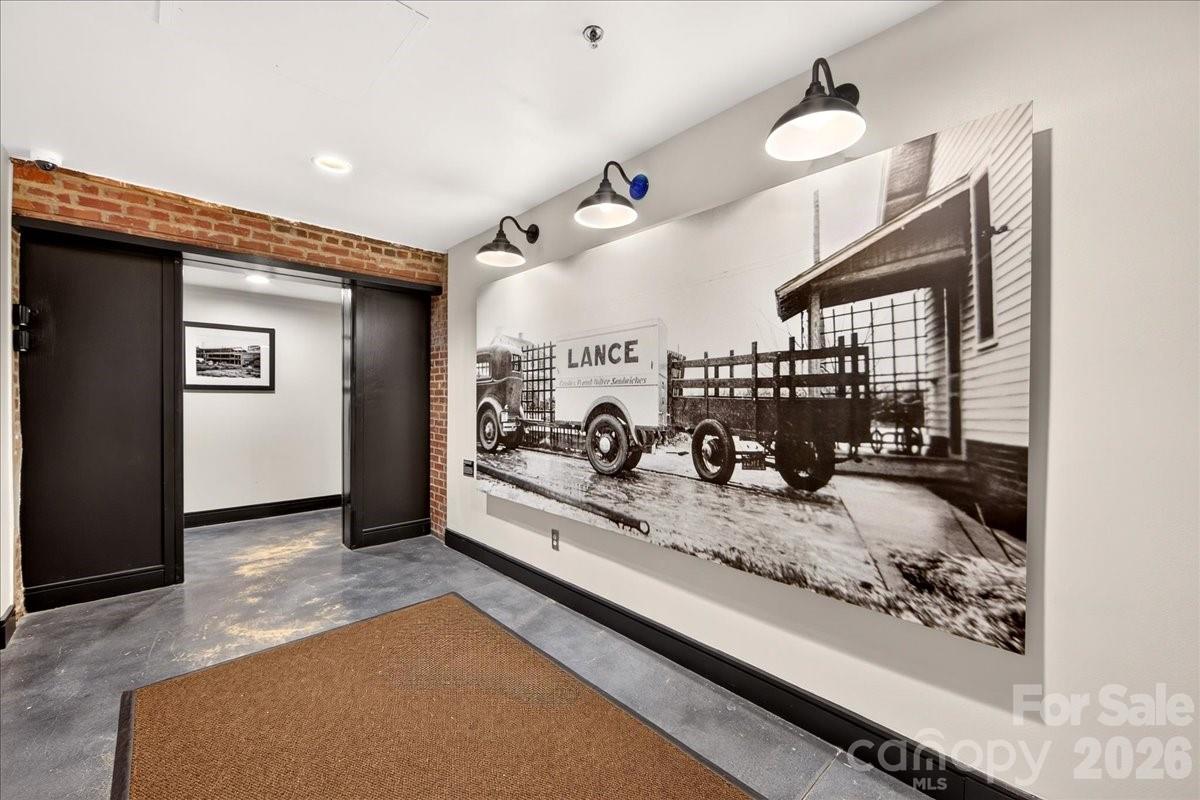 310 Arlington Avenue Unit: 408