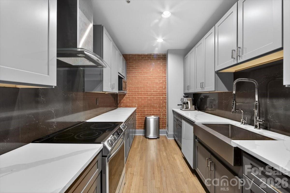 310 Arlington Avenue Unit: 408
