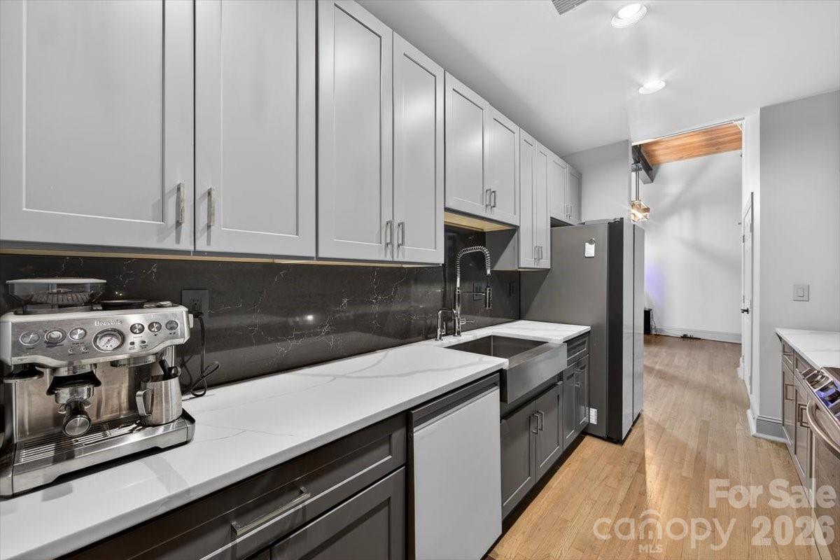310 Arlington Avenue Unit: 408