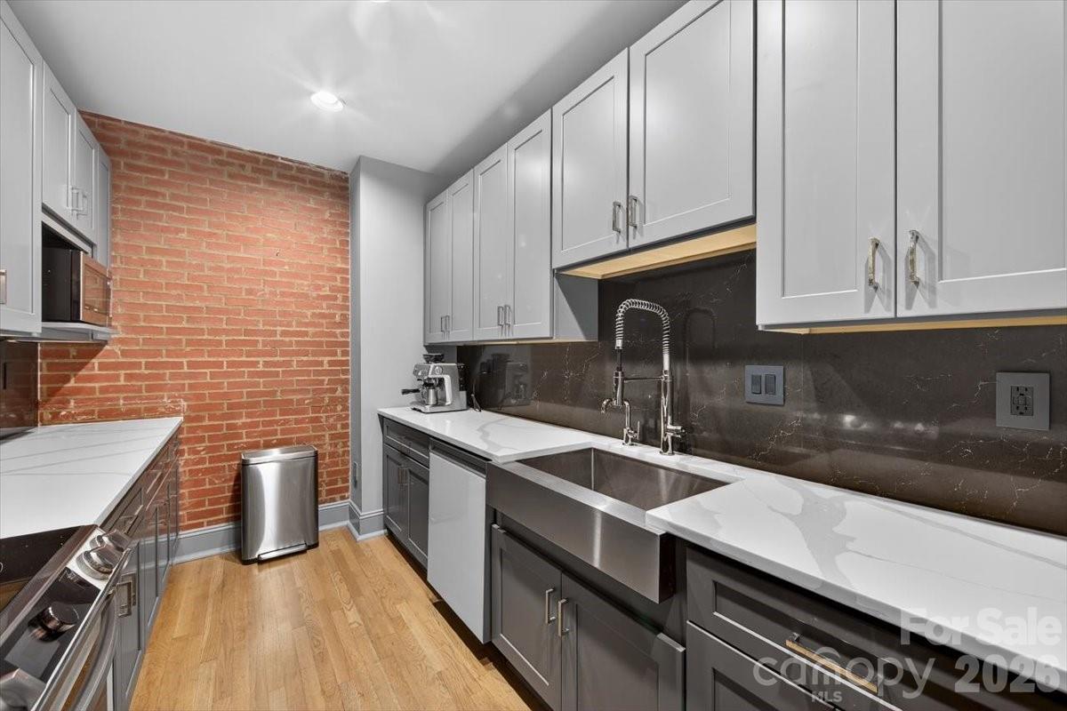 310 Arlington Avenue Unit: 408
