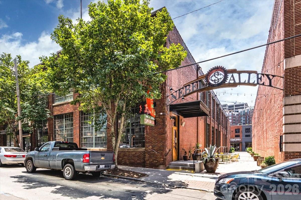 310 Arlington Avenue Unit: 408