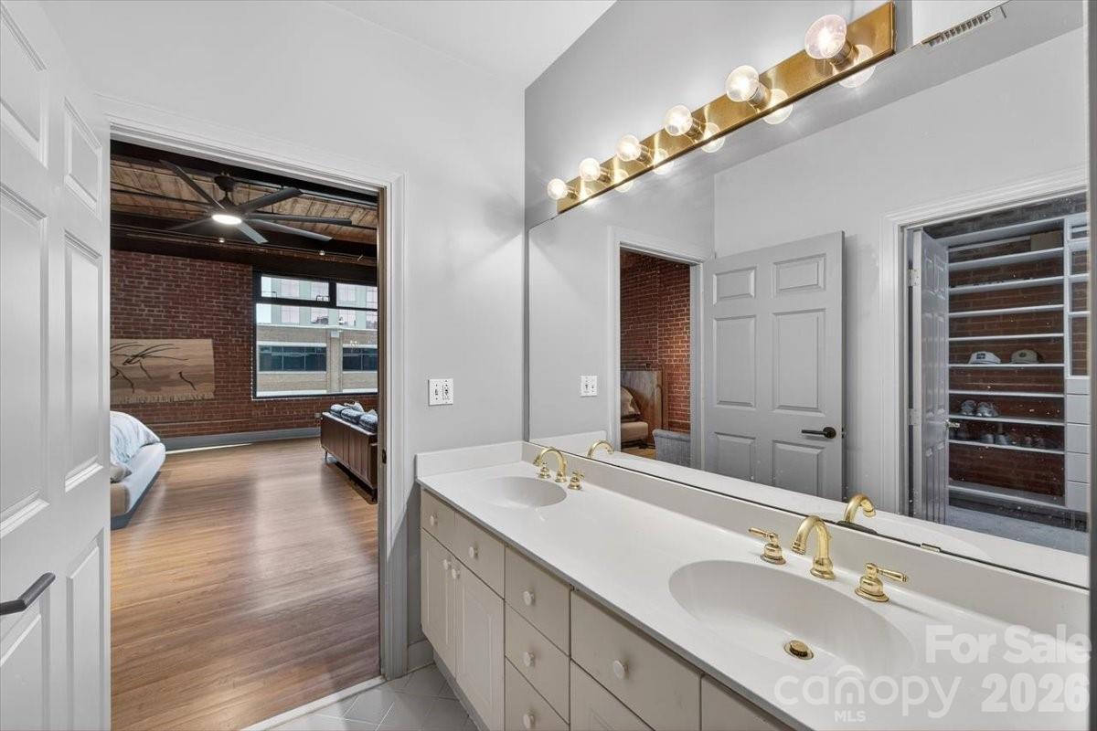 310 Arlington Avenue Unit: 408