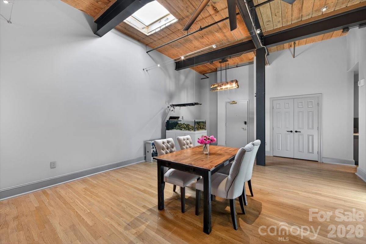 310 Arlington Avenue Unit: 408
