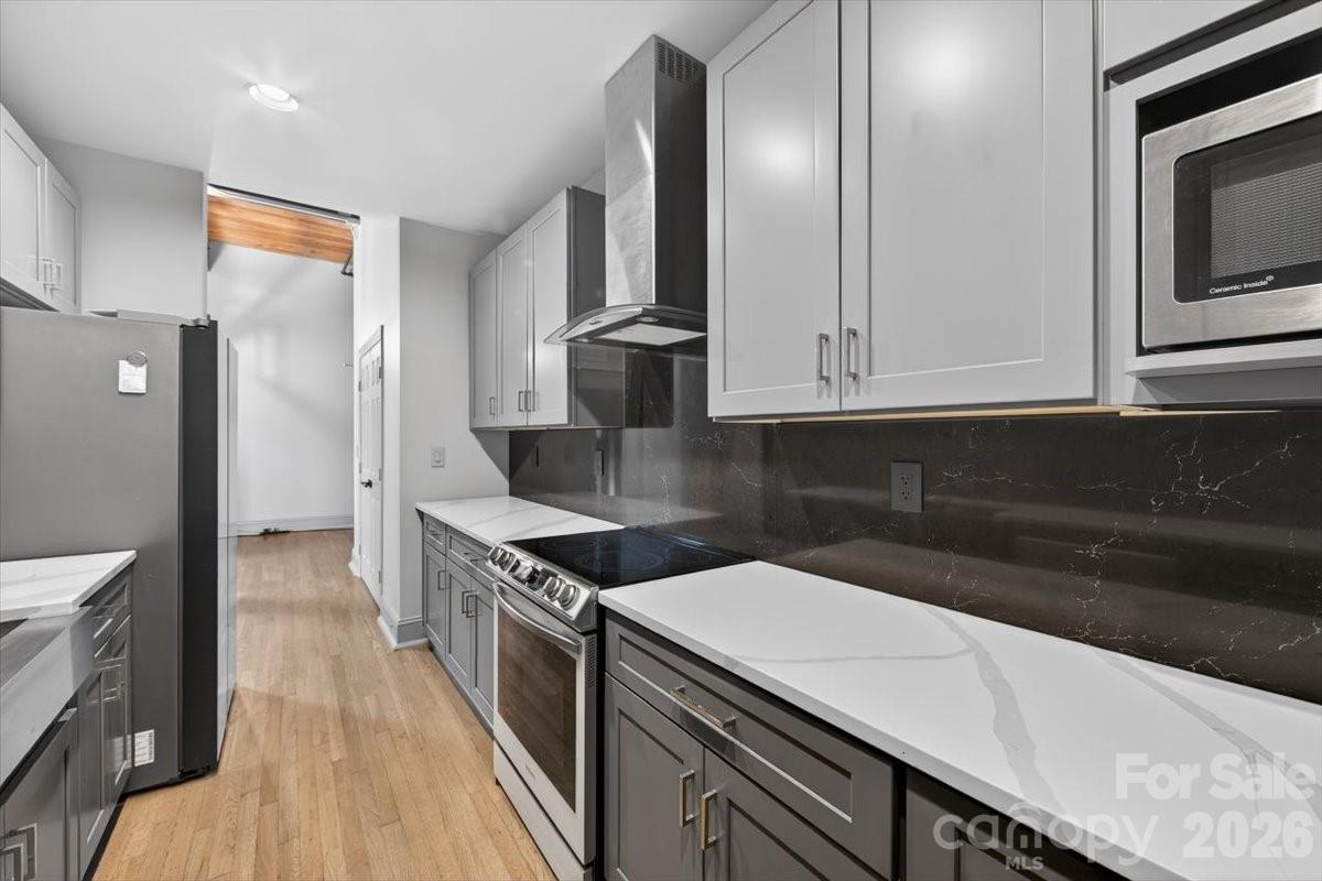 310 Arlington Avenue Unit: 408