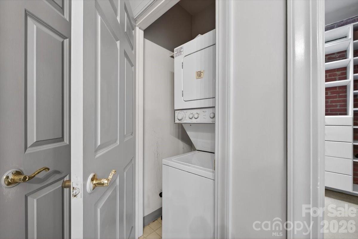 310 Arlington Avenue Unit: 408