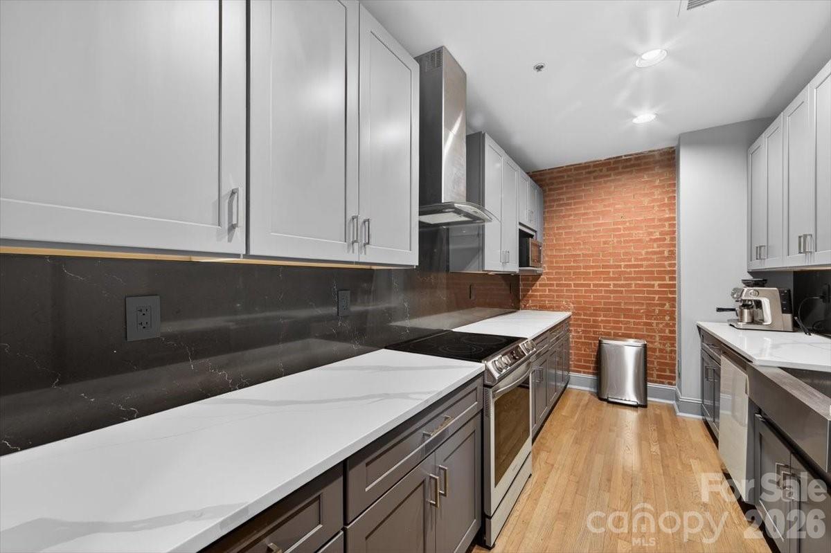 310 Arlington Avenue Unit: 408