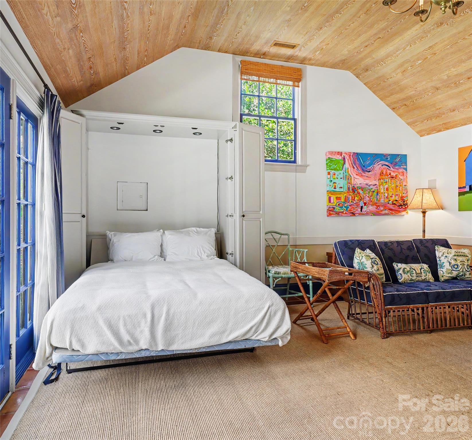 1401 Queens Road W