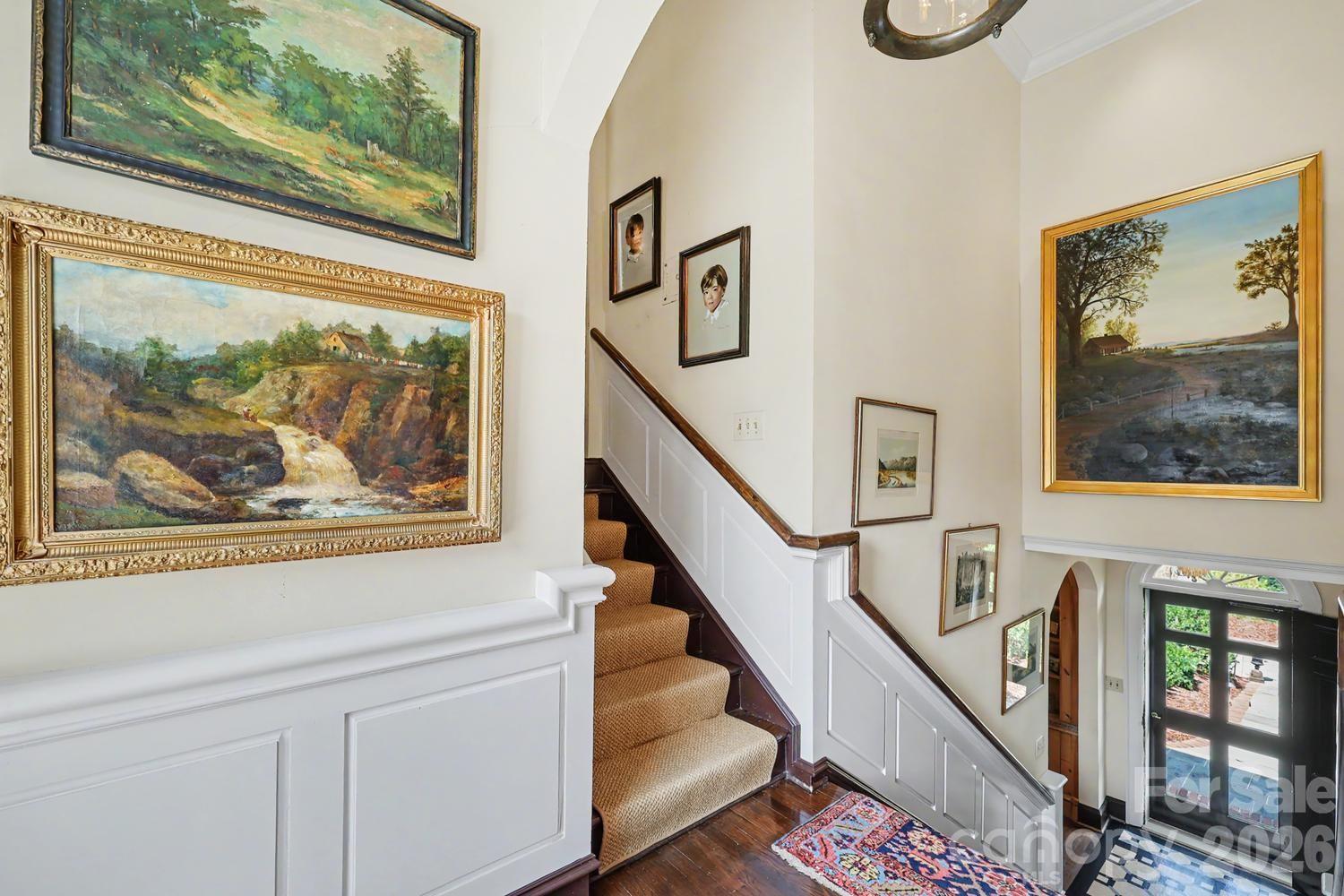 1401 Queens Road W