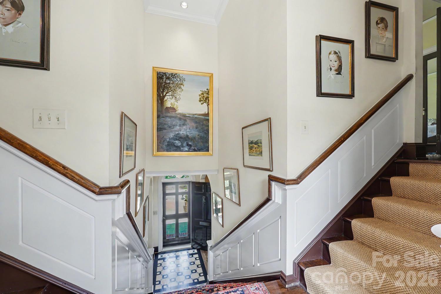 1401 Queens Road W