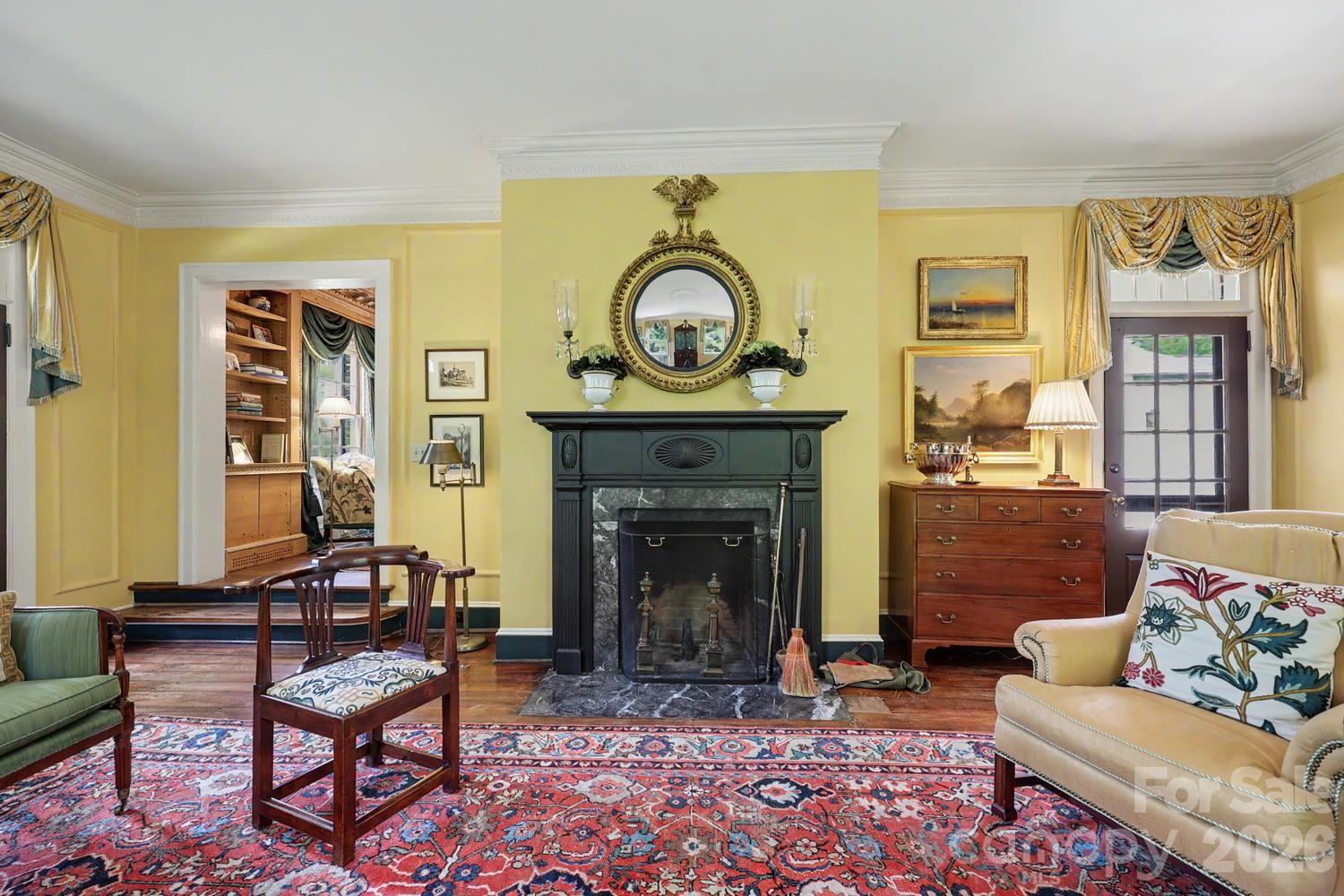 1401 Queens Road W