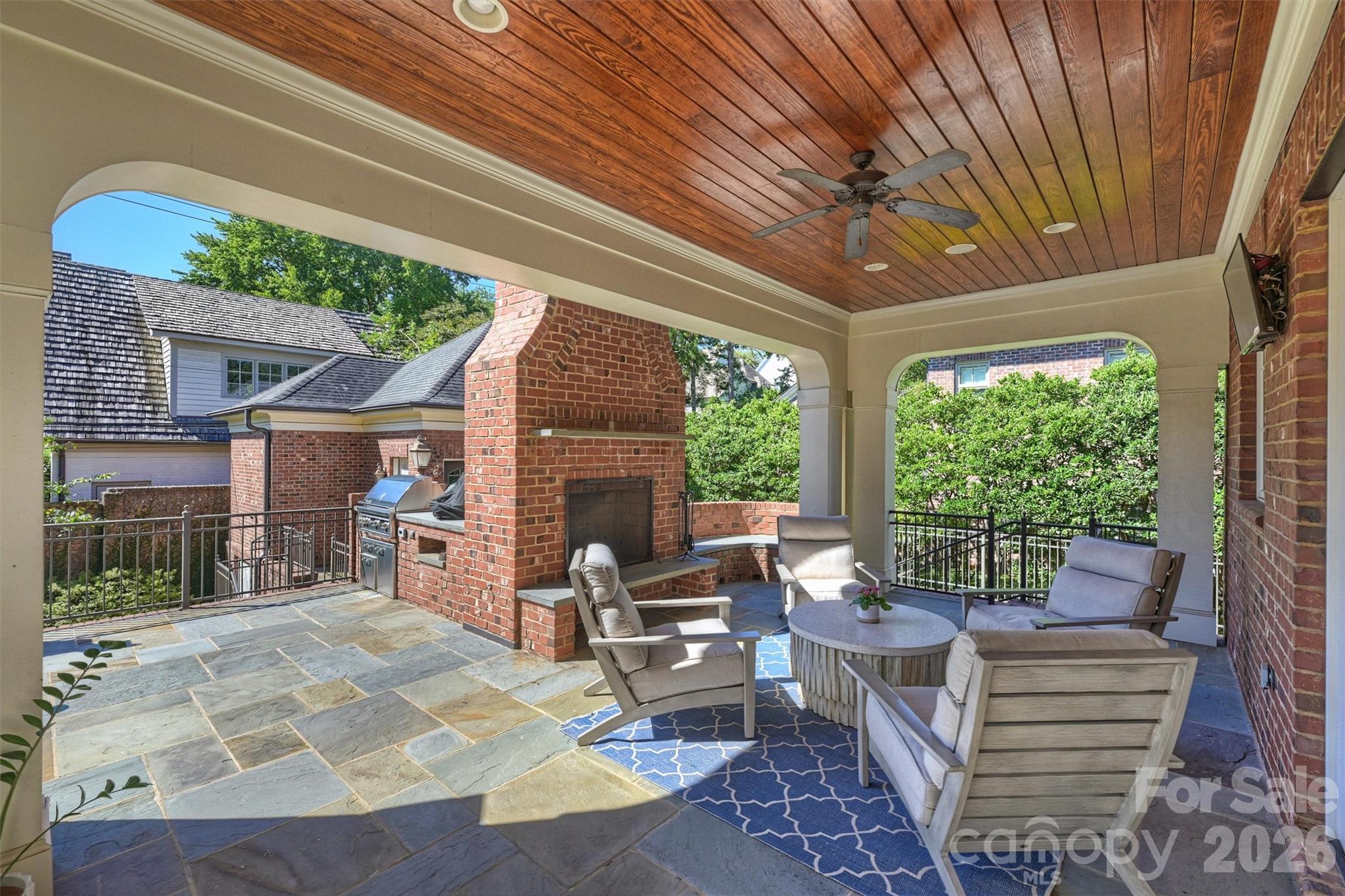 200 Huntley Place