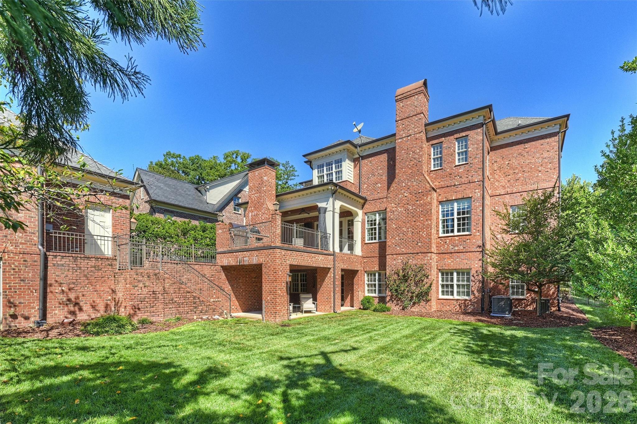 200 Huntley Place