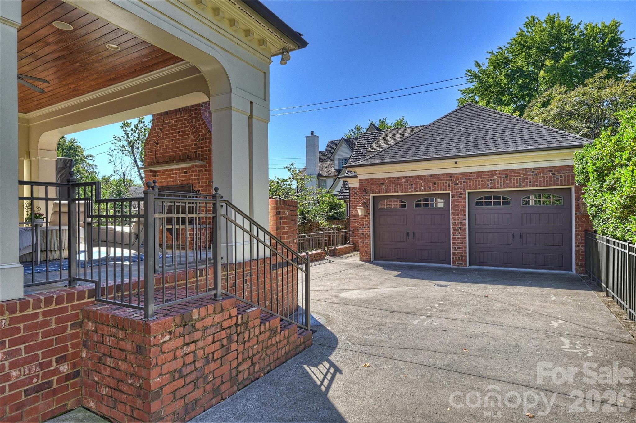 200 Huntley Place