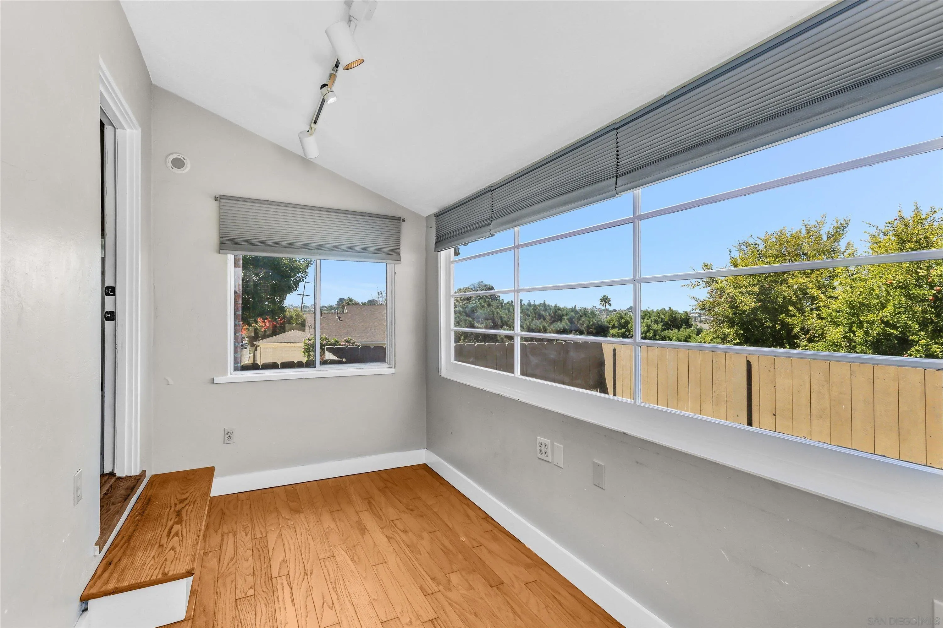 3616 Zola St