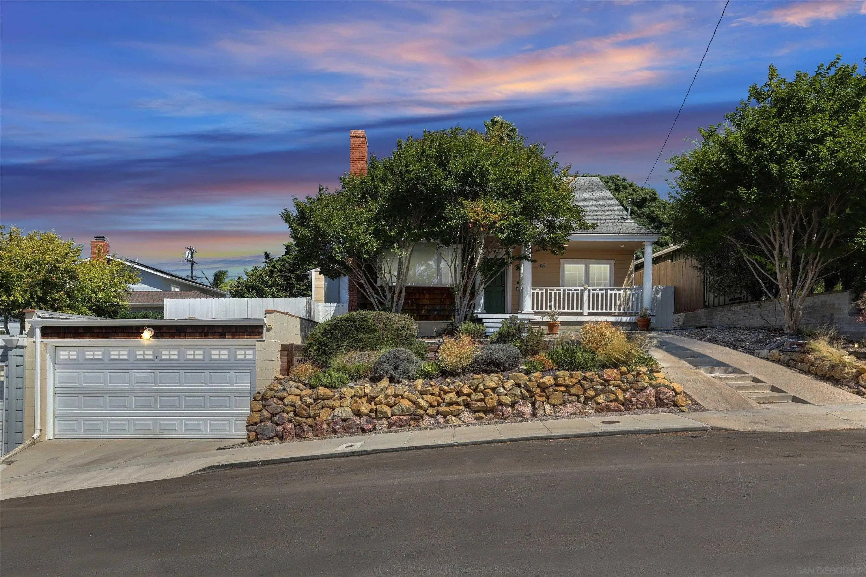 3616 Zola St
