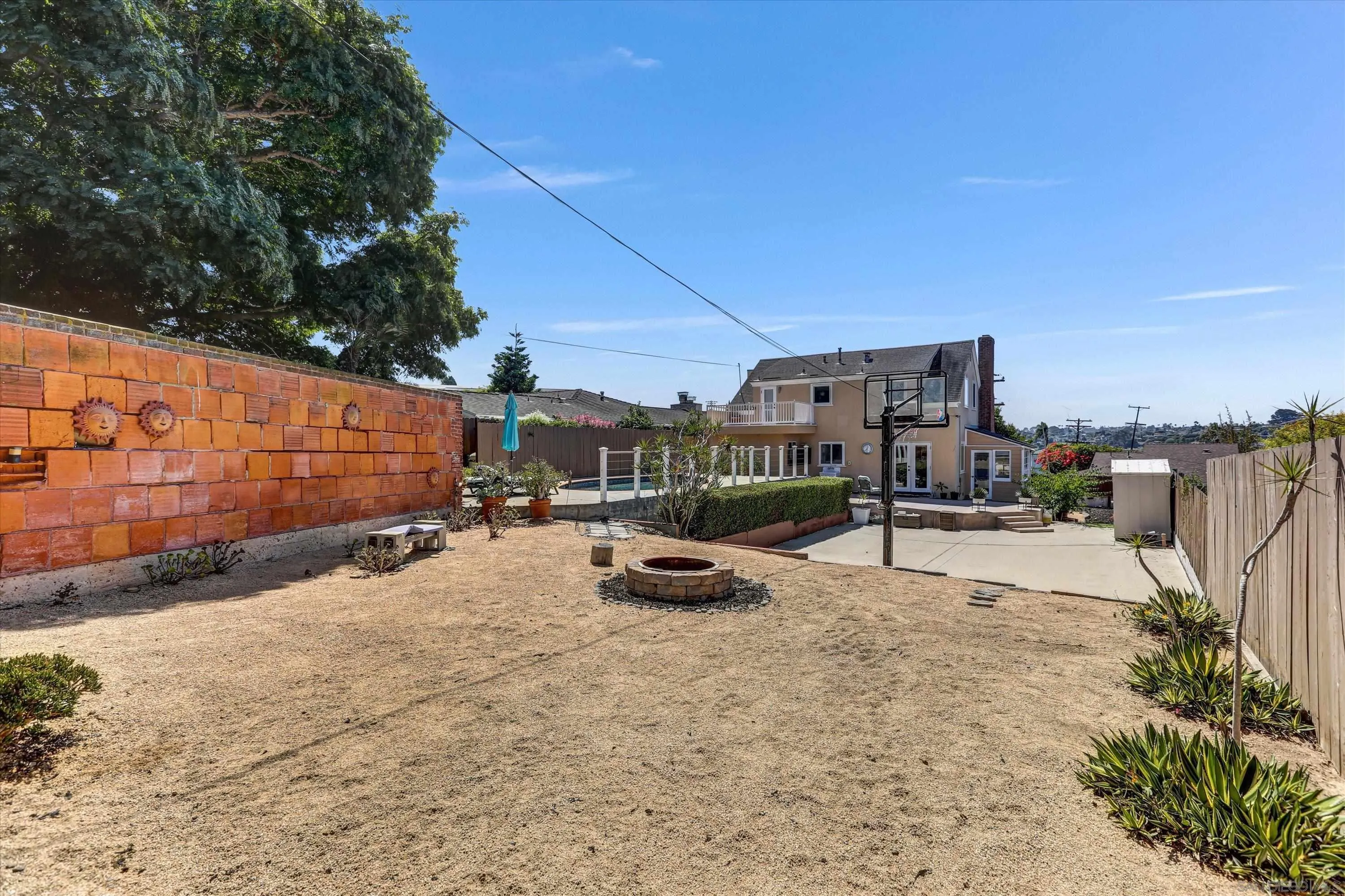 3616 Zola St