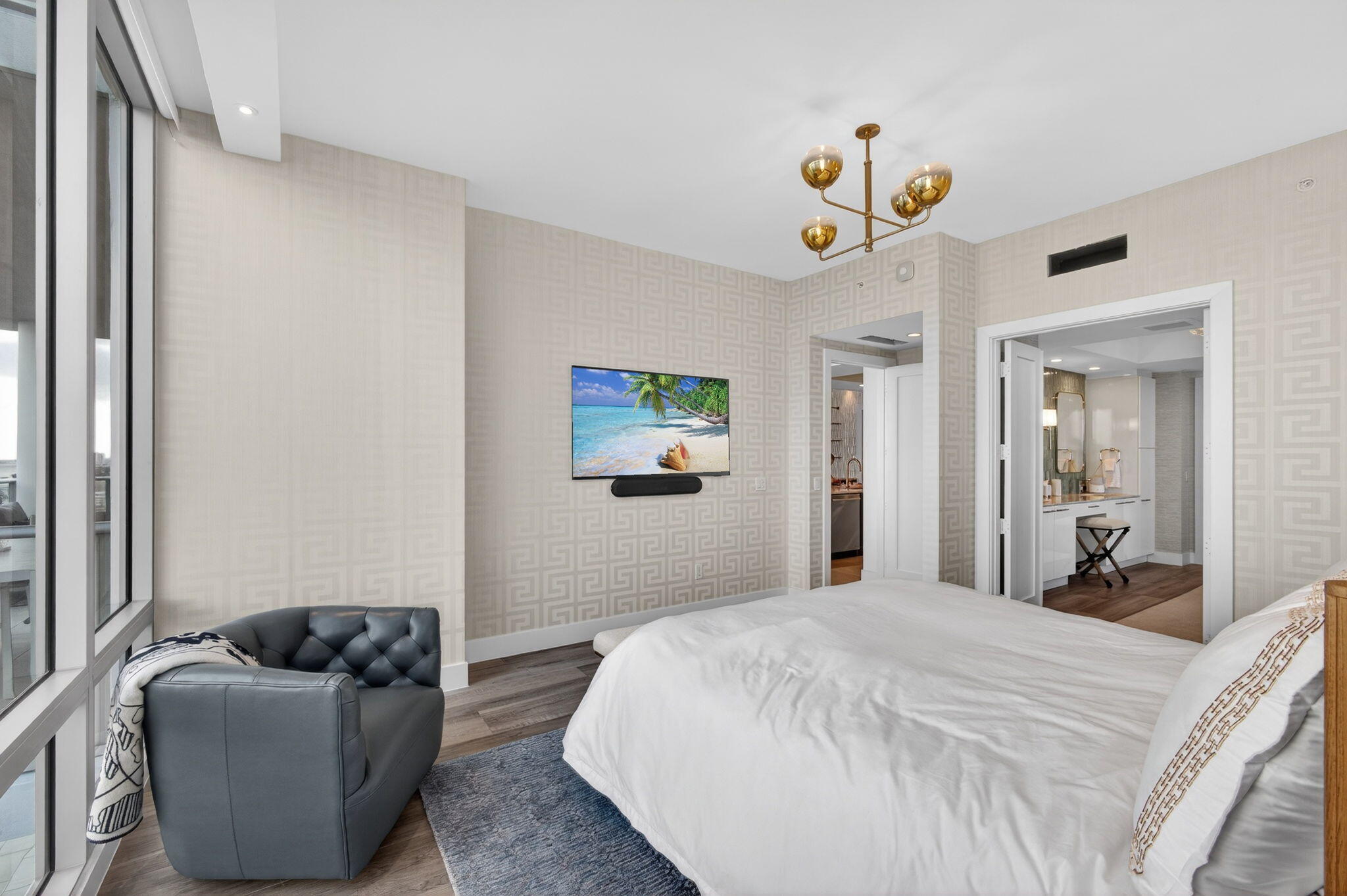 2 Water Club Way 2001