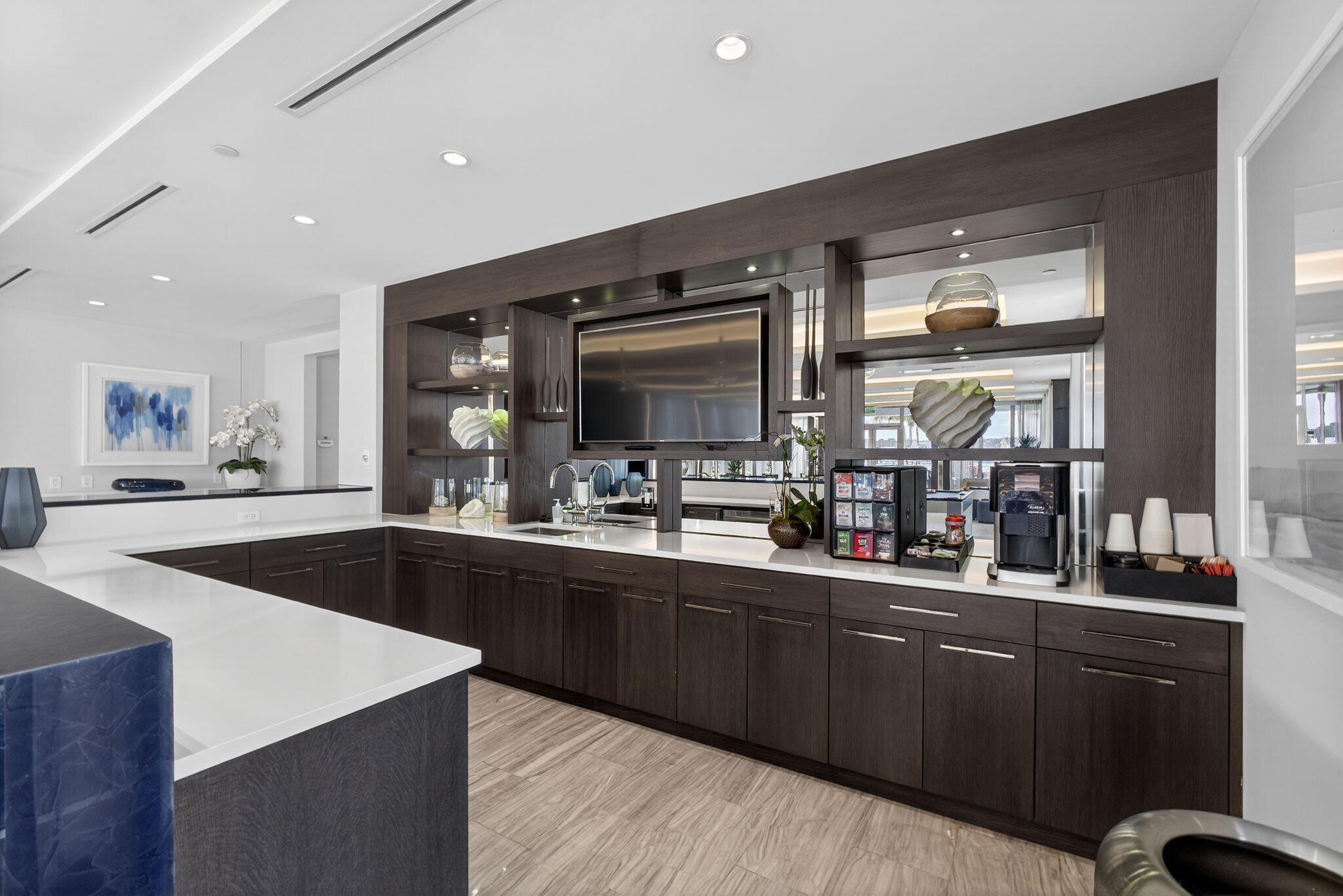 2 Water Club Way 2001