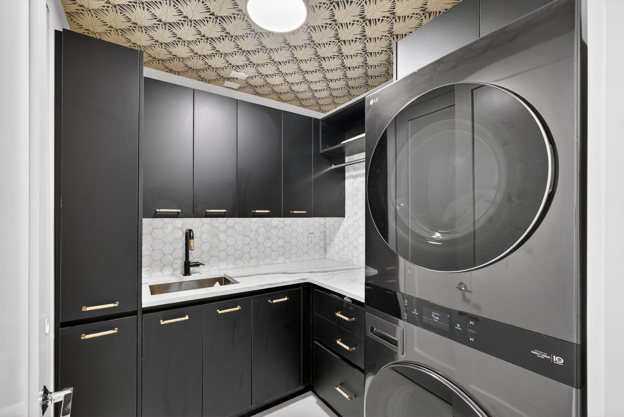 2 Water Club Way 2001