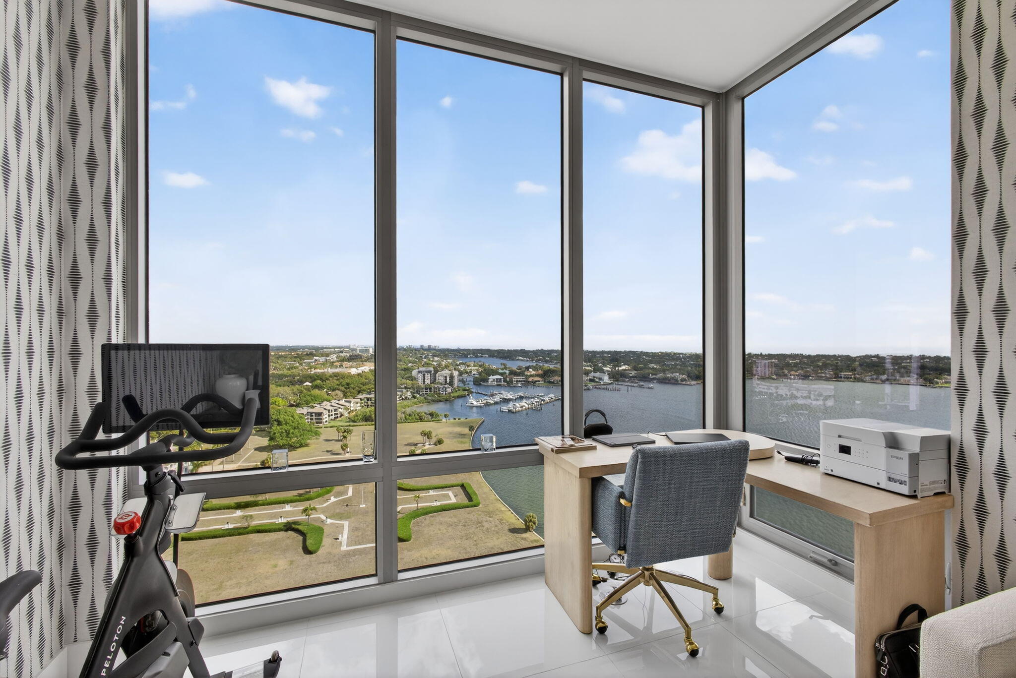 2 Water Club Way 2001