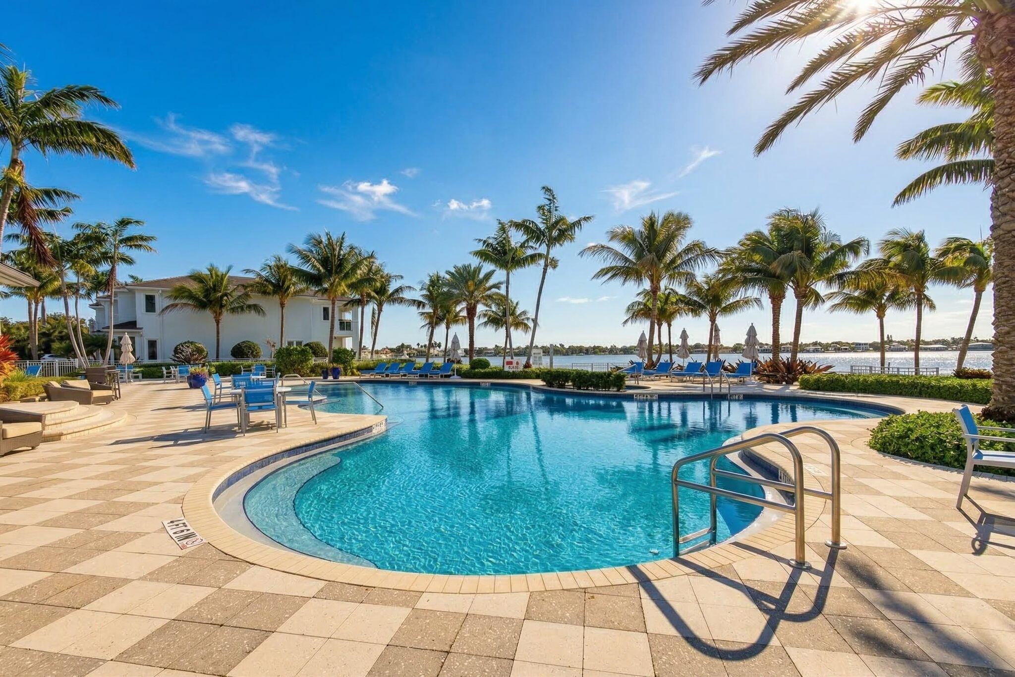 2 Water Club Way 2001