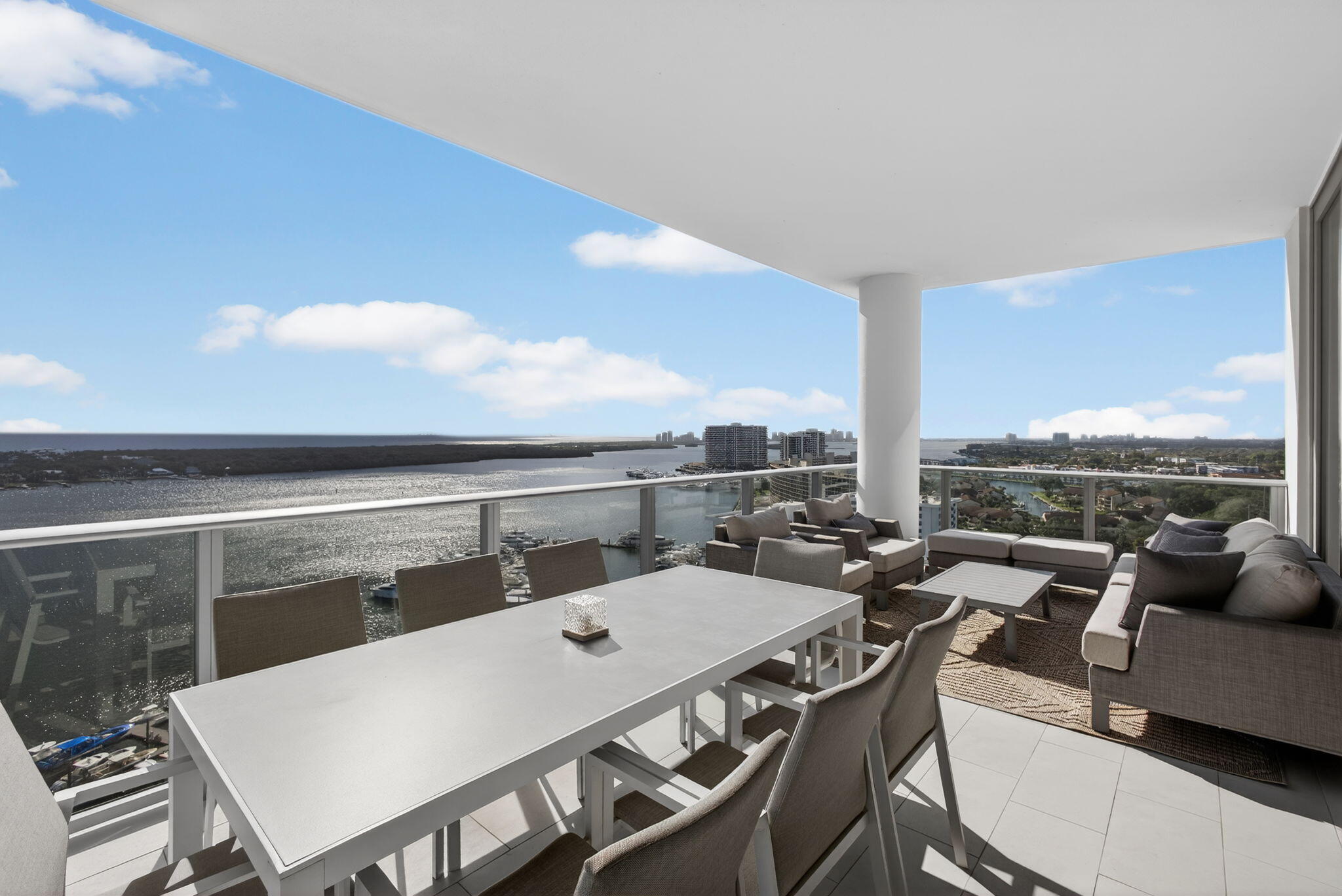 2 Water Club Way 2001