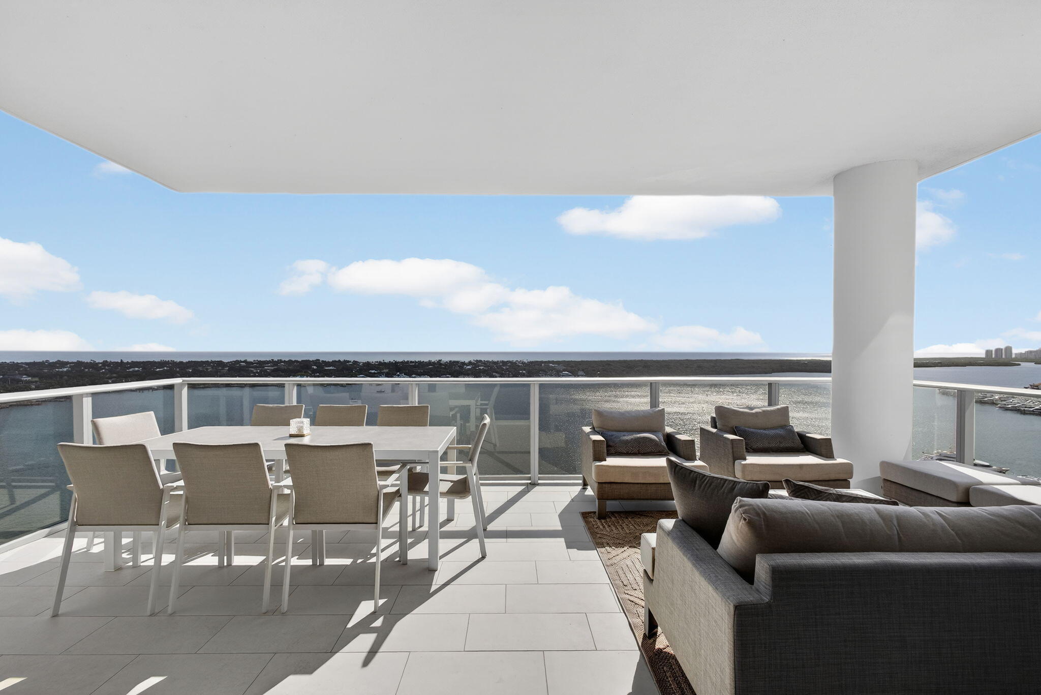 2 Water Club Way 2001