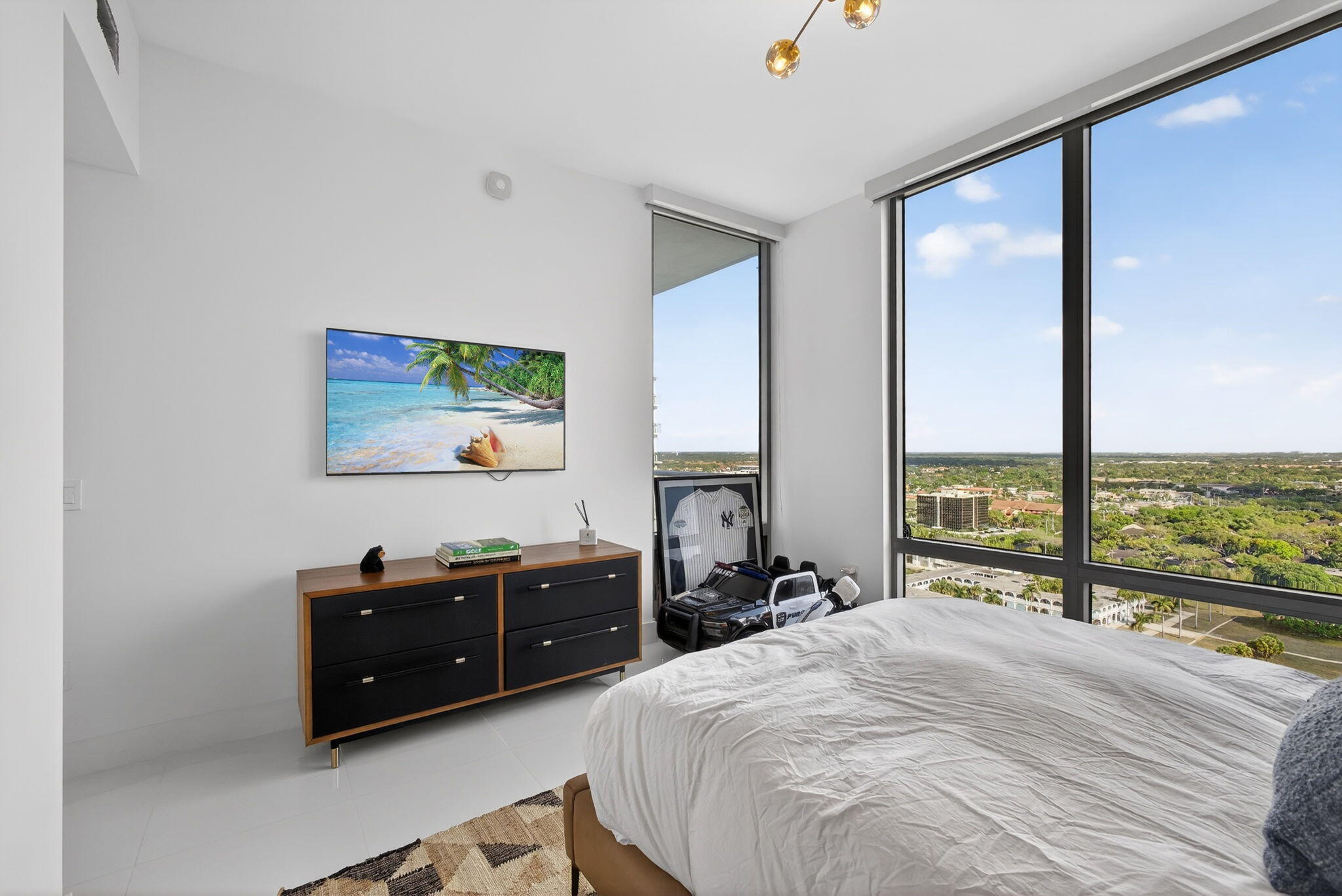 2 Water Club Way 2001